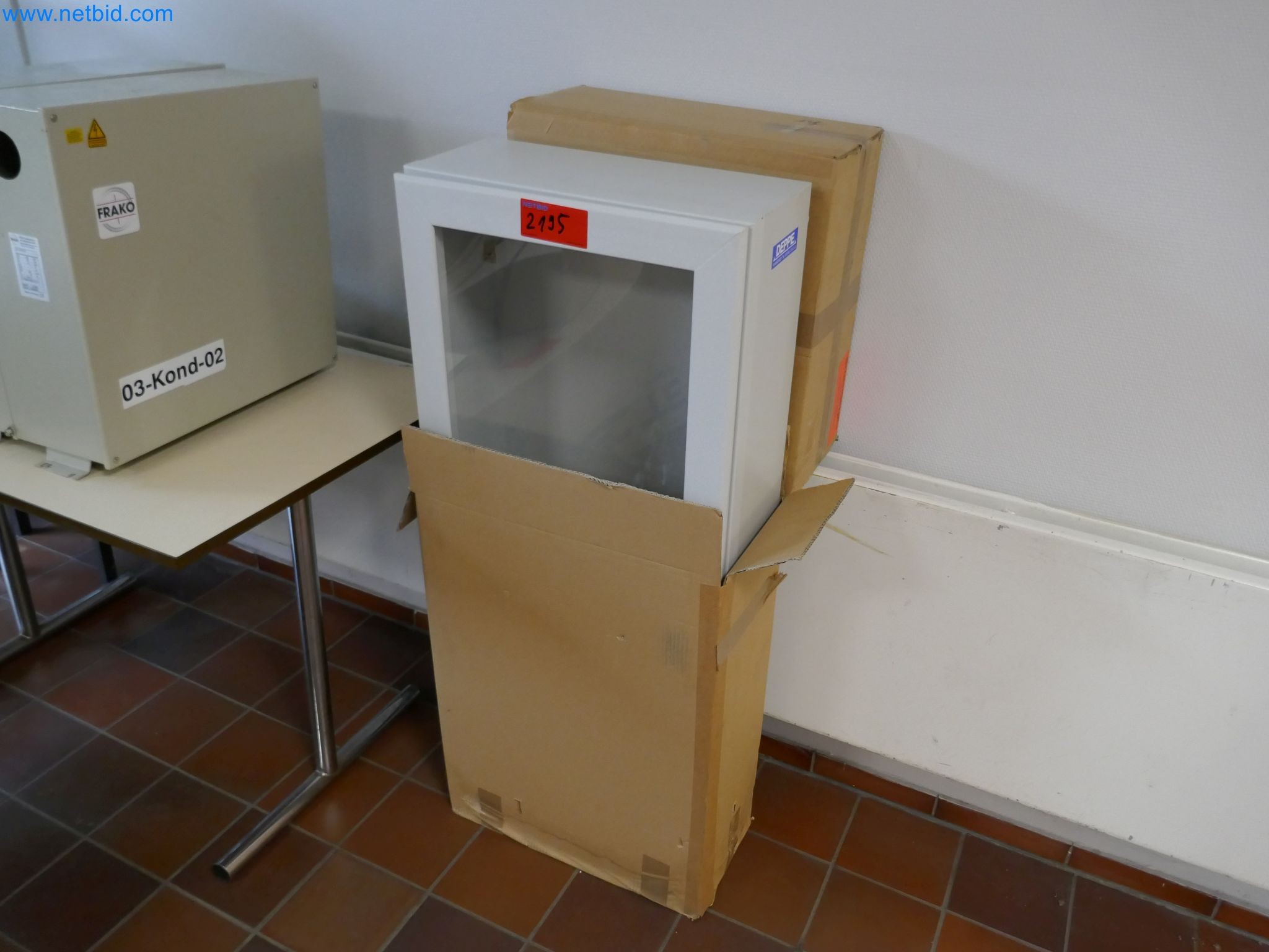 Magazinbestände, Rohöl-/Gas-Öl-/Einsatzpumpen sowie Betriebsausstattung einer Raffinerie-1