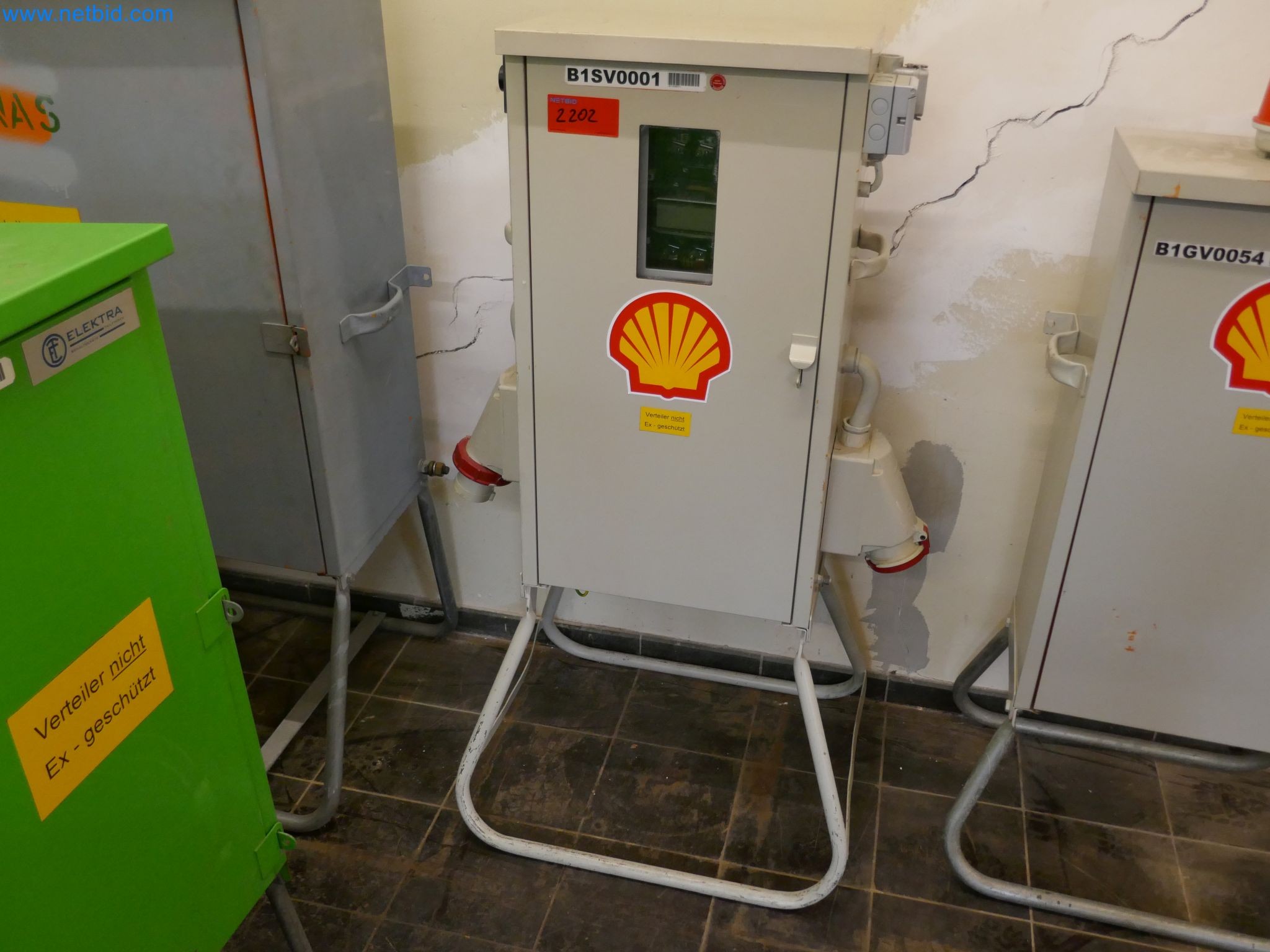 Magazinbestände, Rohöl-/Gas-Öl-/Einsatzpumpen sowie Betriebsausstattung einer Raffinerie-1