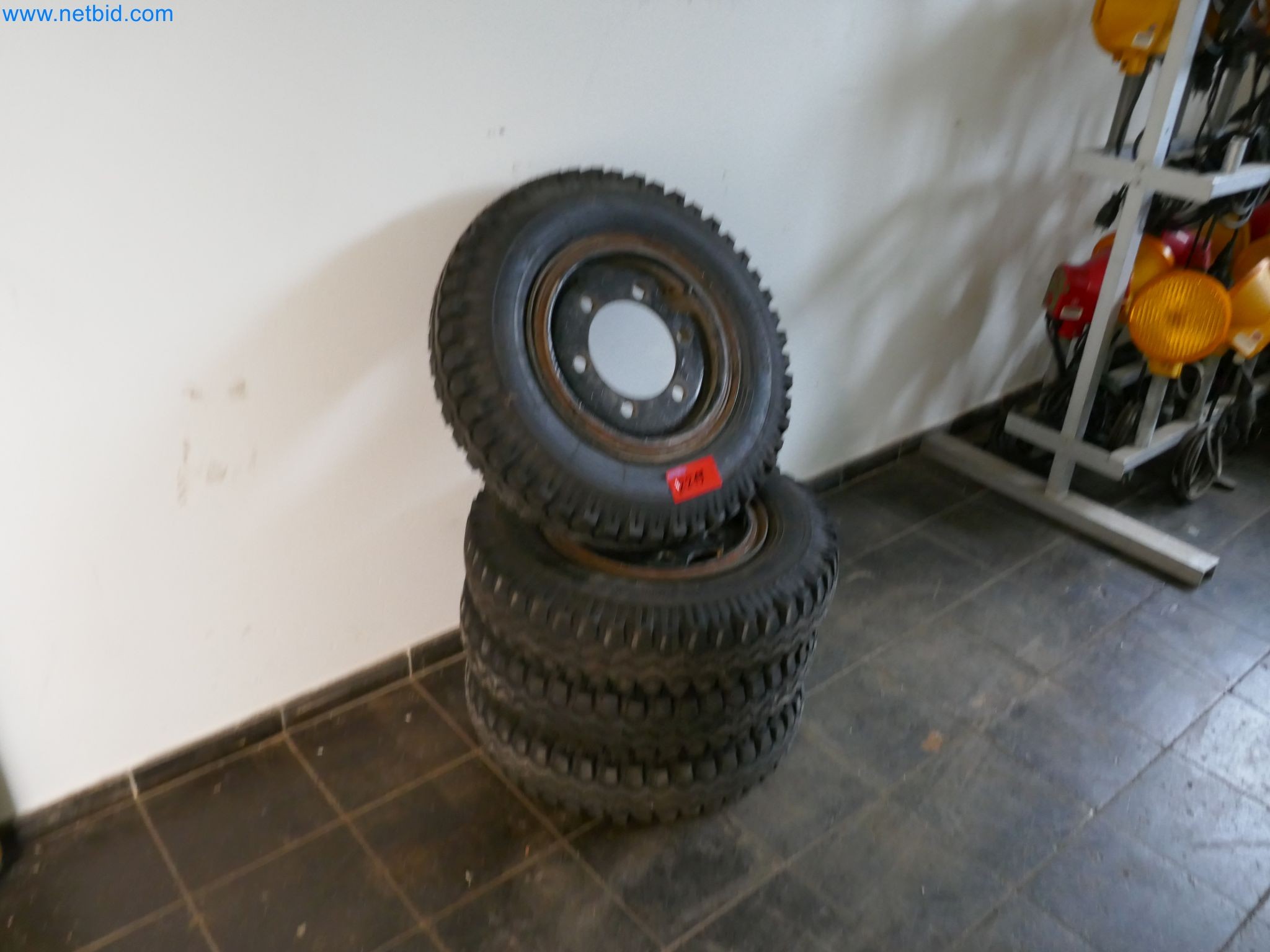 Magazinbestände, Rohöl-/Gas-Öl-/Einsatzpumpen sowie Betriebsausstattung einer Raffinerie-1