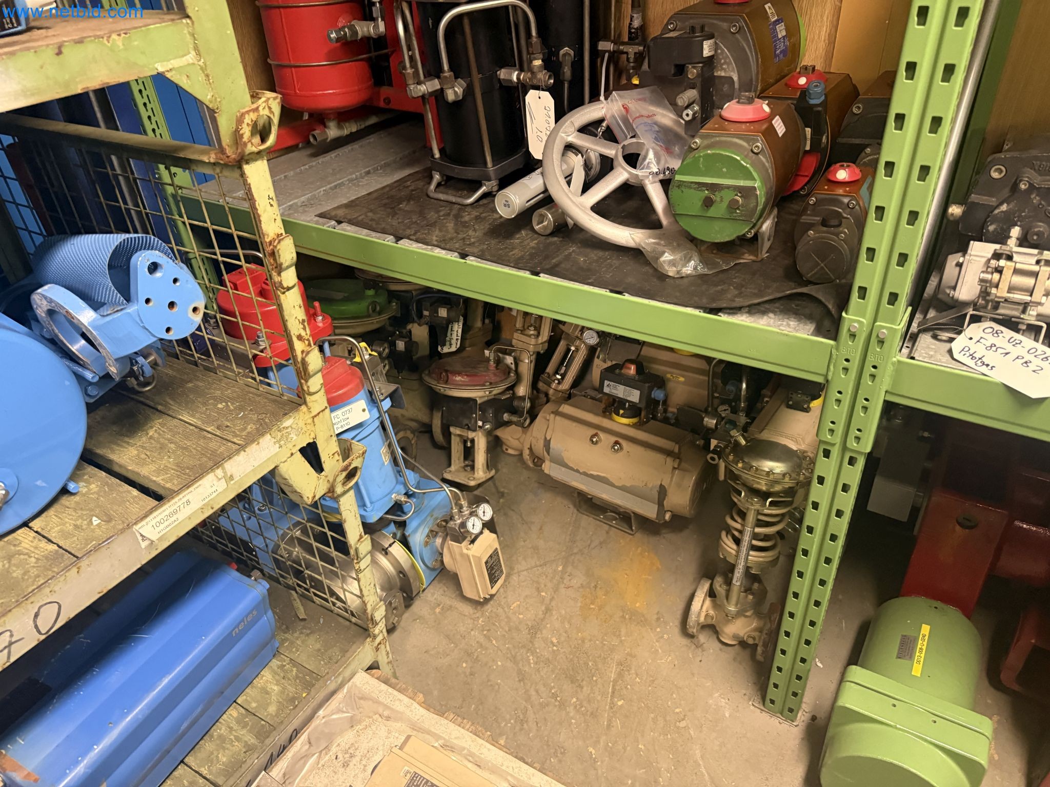 Magazinbestände, Rohöl-/Gas-Öl-/Einsatzpumpen sowie Betriebsausstattung einer Raffinerie-13