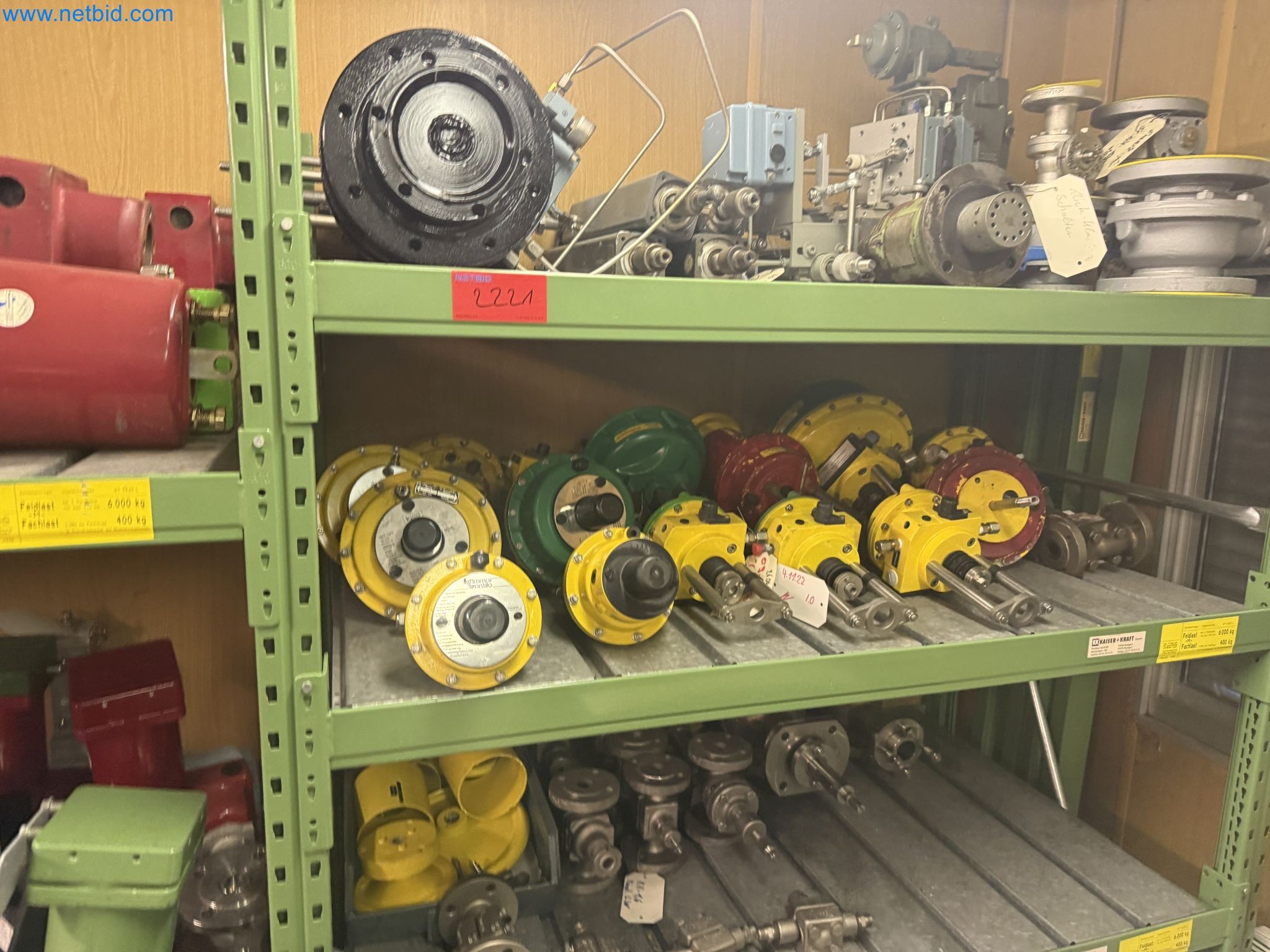 Magazinbestände, Rohöl-/Gas-Öl-/Einsatzpumpen sowie Betriebsausstattung einer Raffinerie-21