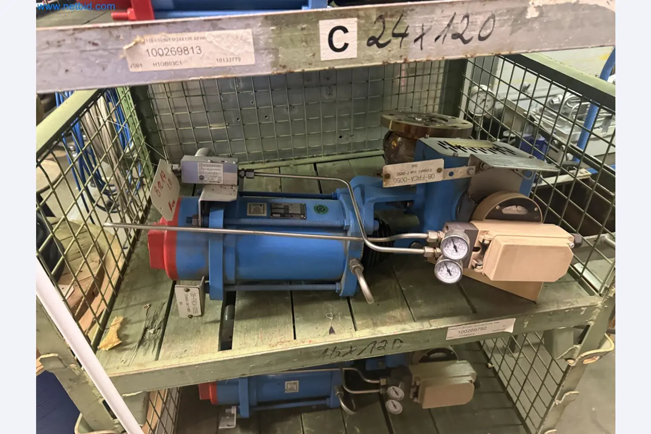 Zakłady produkcji i magazynowania mineralnych produktów olejowych, jak również surowców i produktów gotowych do produkcji smarów.-25