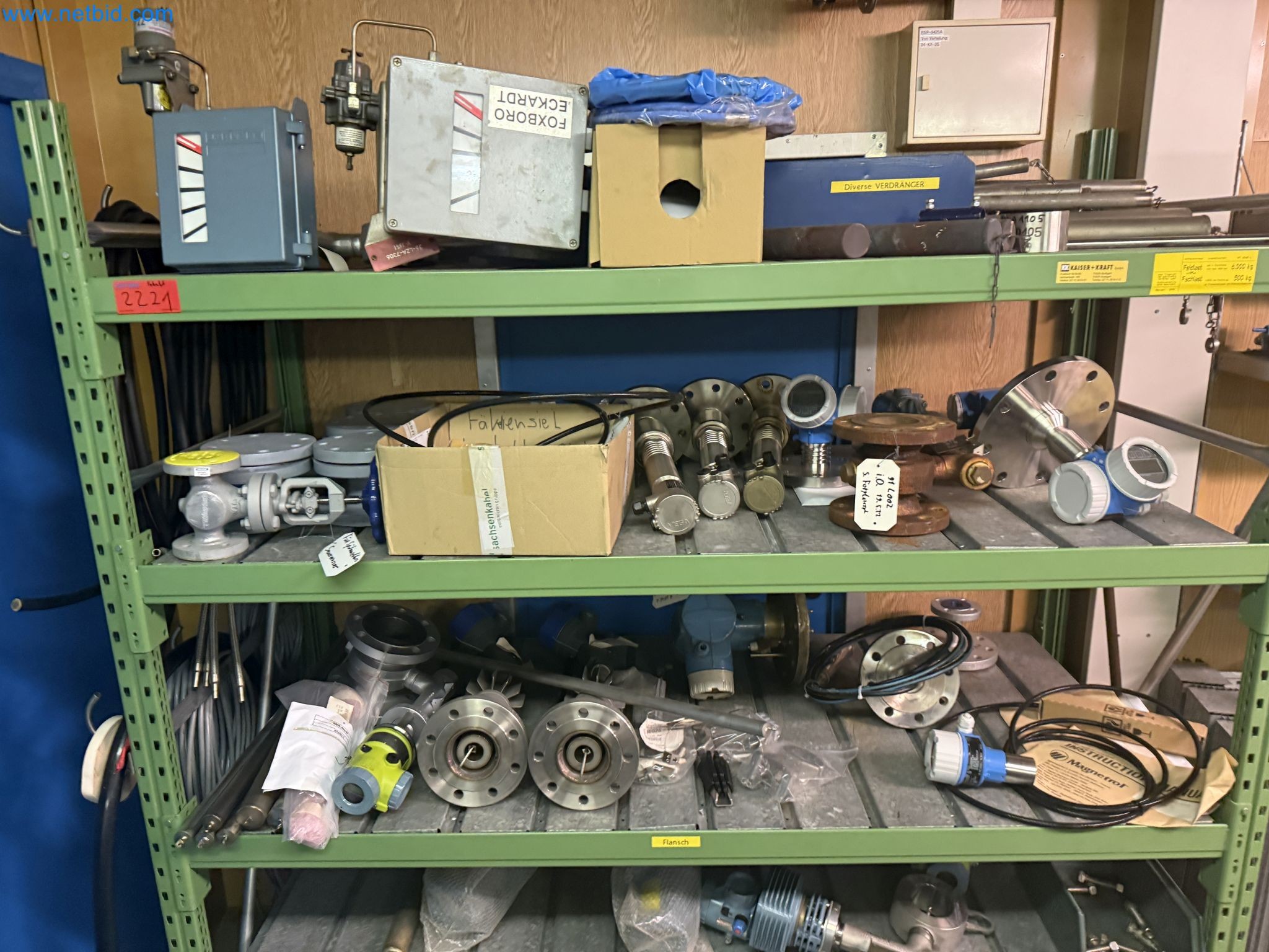 Magazinbestände, Rohöl-/Gas-Öl-/Einsatzpumpen sowie Betriebsausstattung einer Raffinerie-2