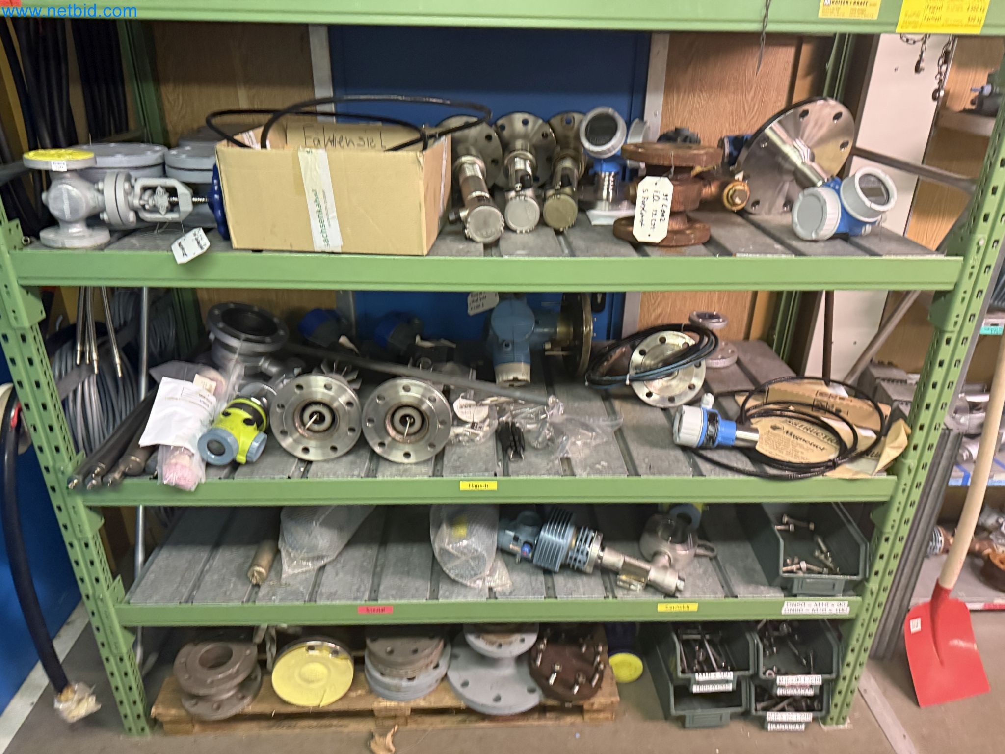 Magazinbestände, Rohöl-/Gas-Öl-/Einsatzpumpen sowie Betriebsausstattung einer Raffinerie-3