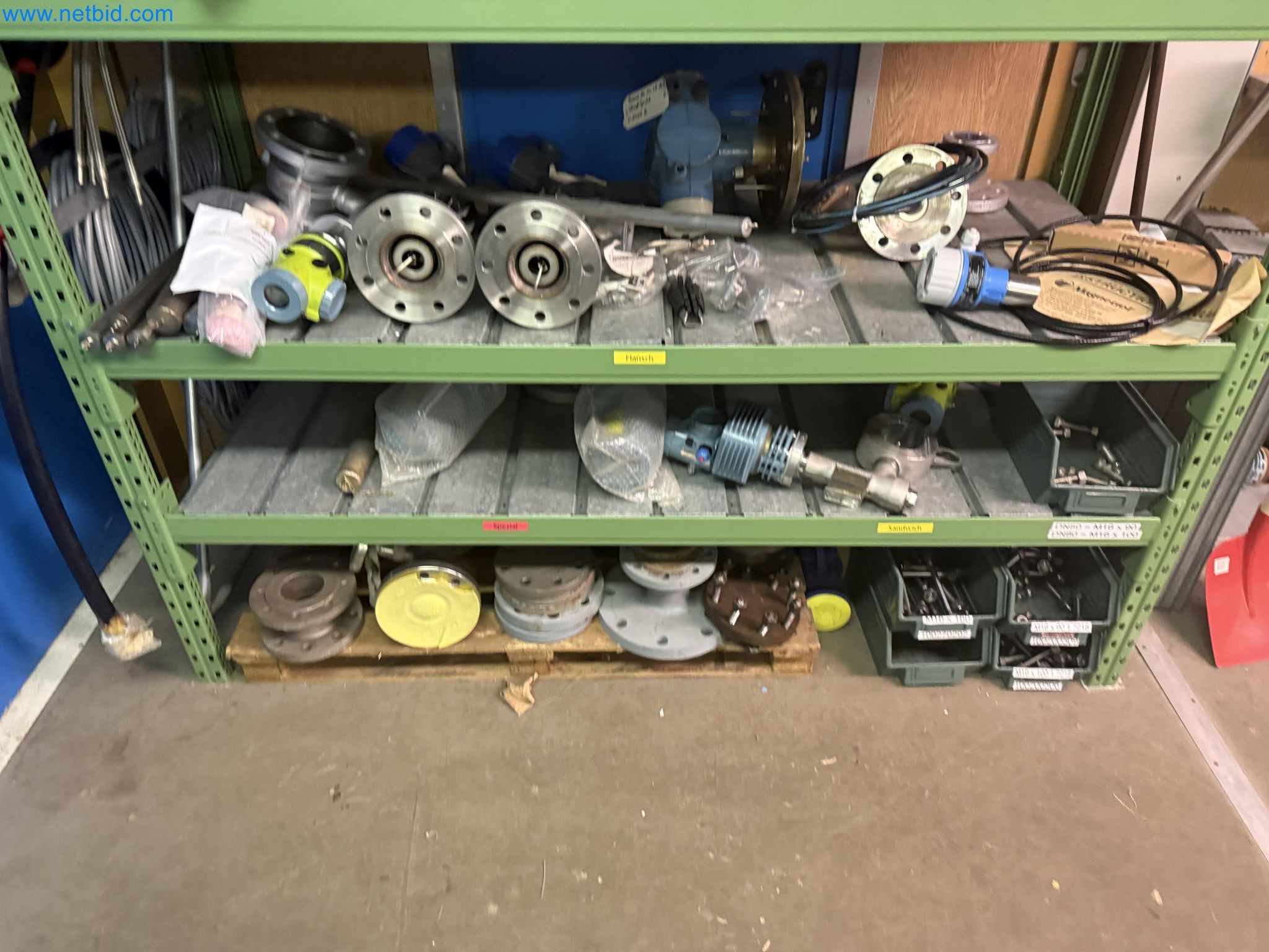 Magazinbestände, Rohöl-/Gas-Öl-/Einsatzpumpen sowie Betriebsausstattung einer Raffinerie-4