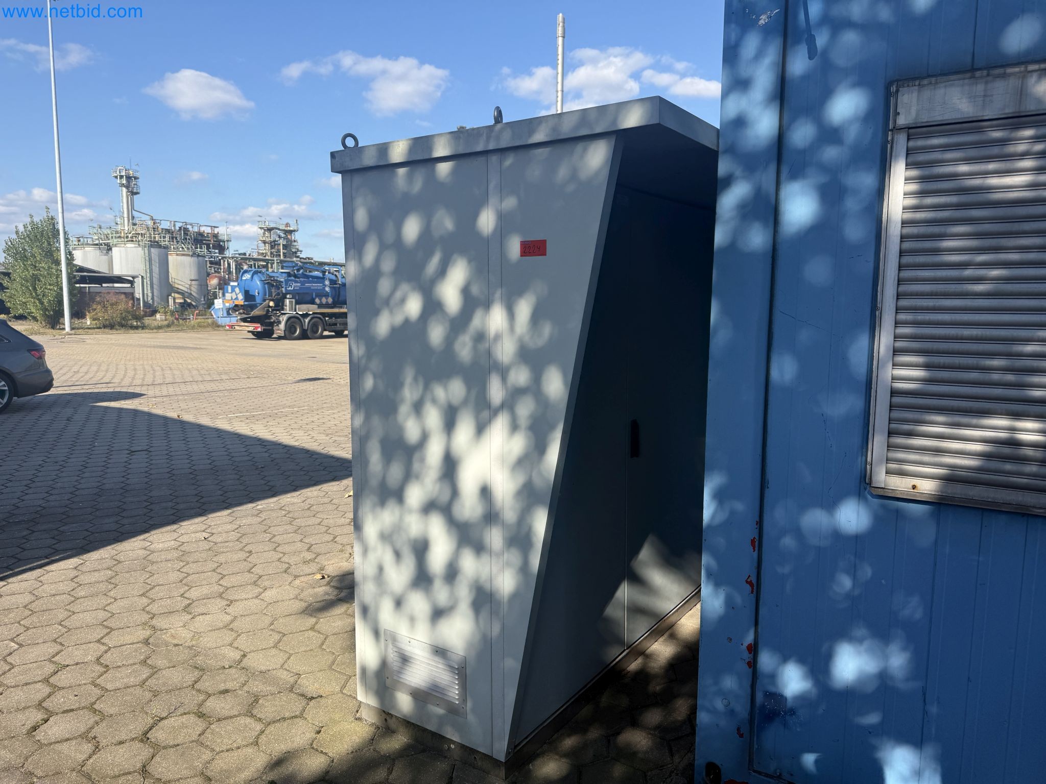 Magazinbestände, Rohöl-/Gas-Öl-/Einsatzpumpen sowie Betriebsausstattung einer Raffinerie-1