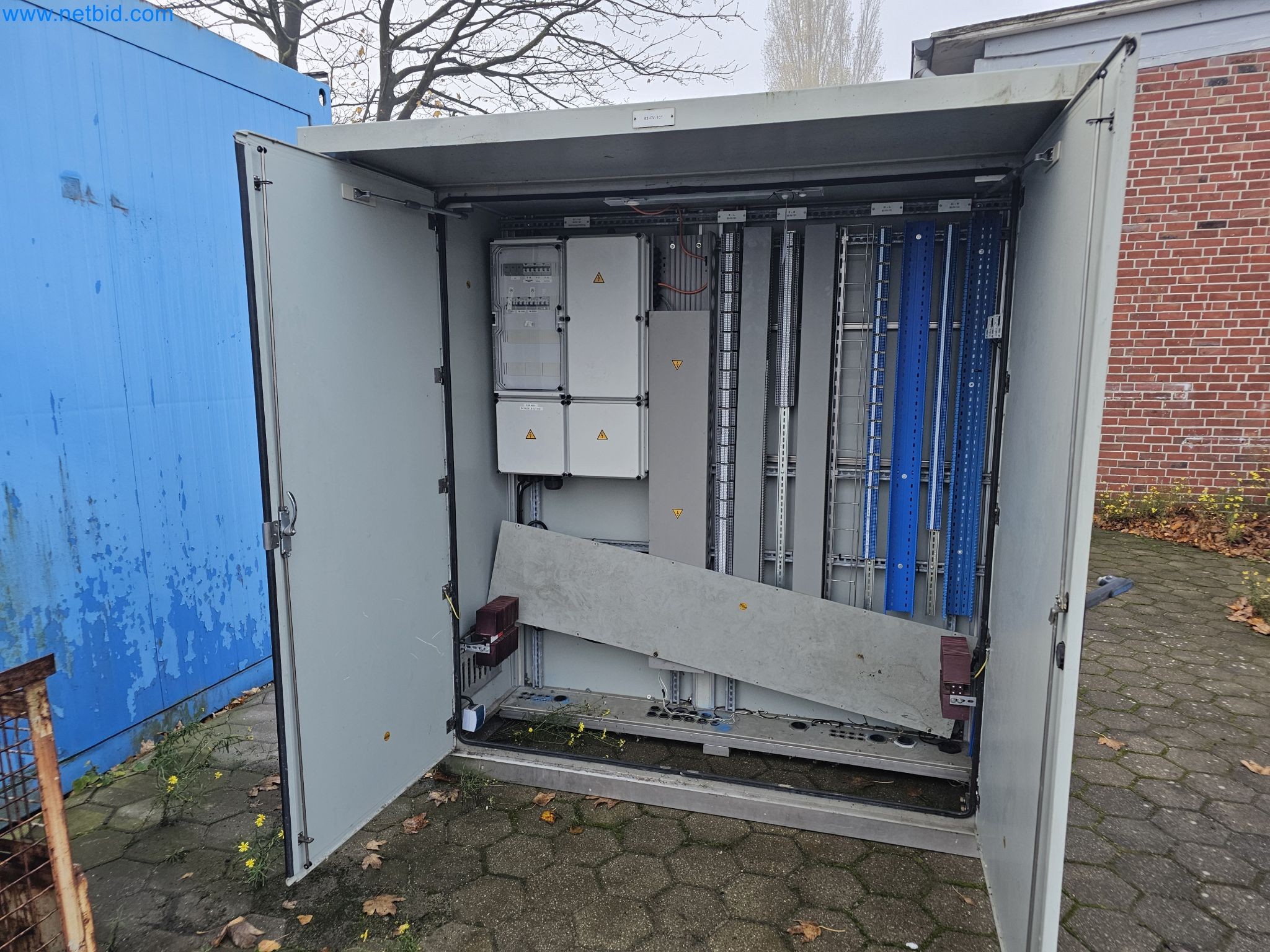 Magazinbestände, Rohöl-/Gas-Öl-/Einsatzpumpen sowie Betriebsausstattung einer Raffinerie-3