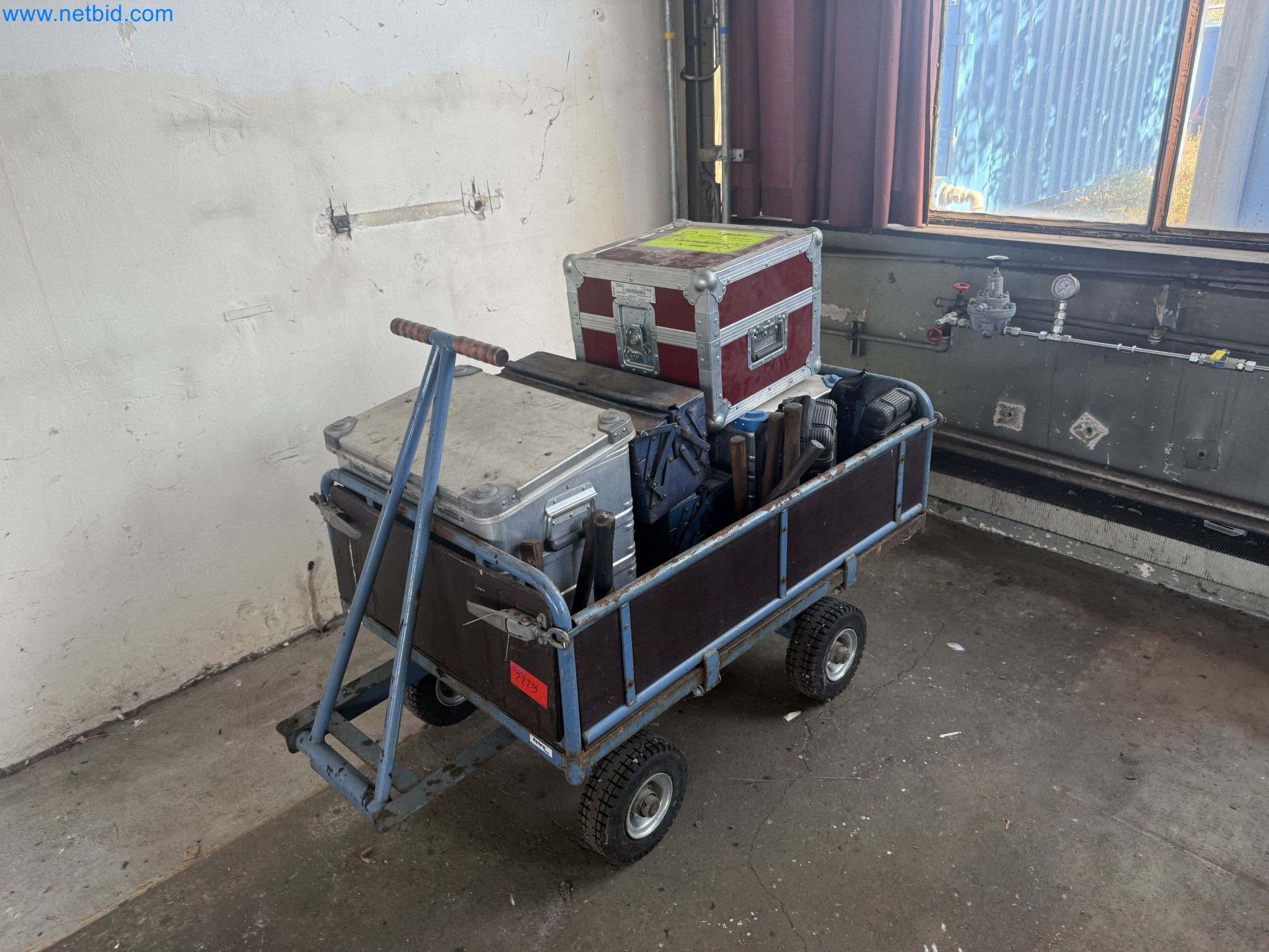 Zakłady produkcji i magazynowania mineralnych produktów olejowych, jak również surowców i produktów gotowych do produkcji smarów.-3