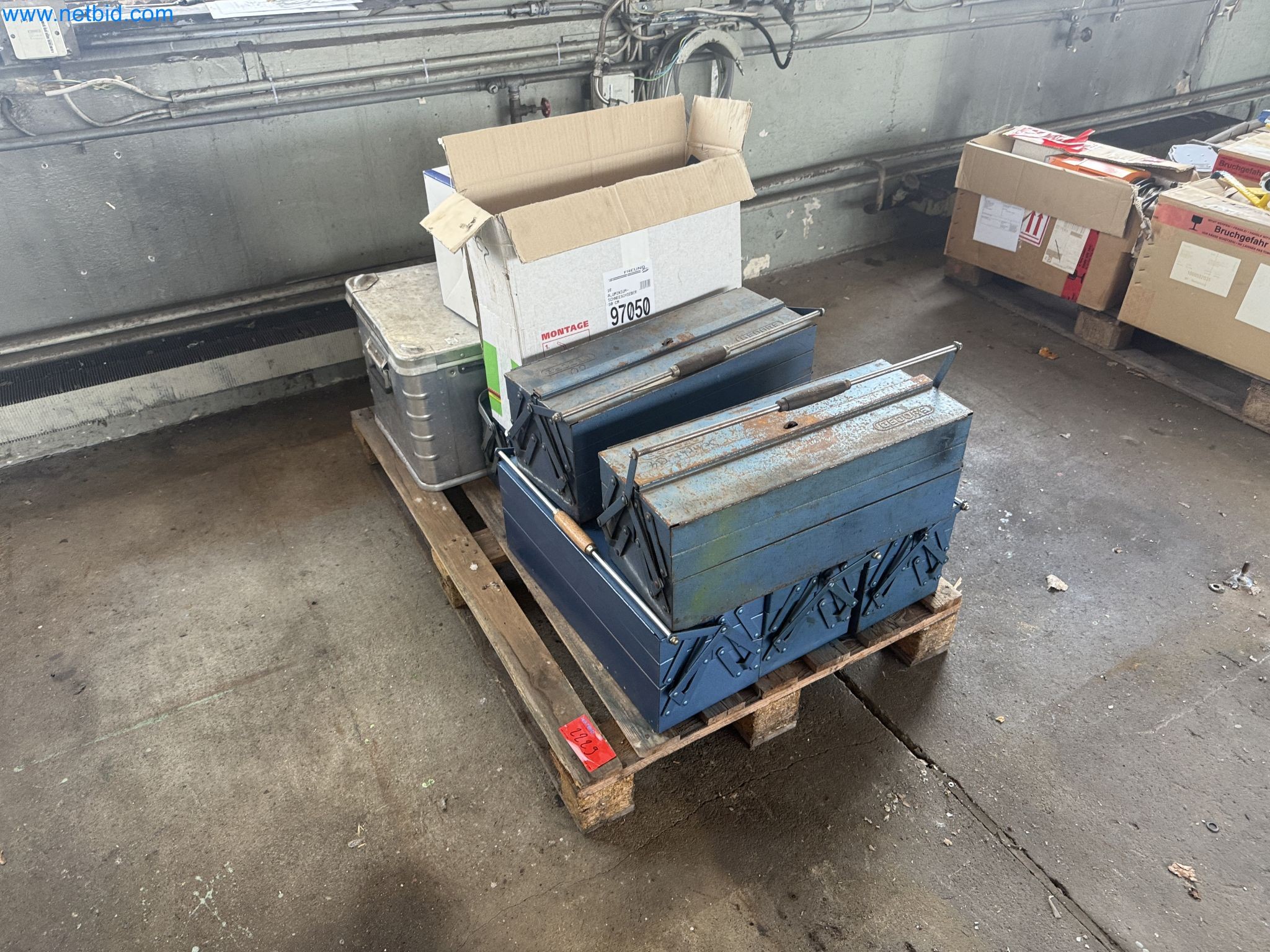 Zakłady produkcji i magazynowania mineralnych produktów olejowych, jak również surowców i produktów gotowych do produkcji smarów.-4