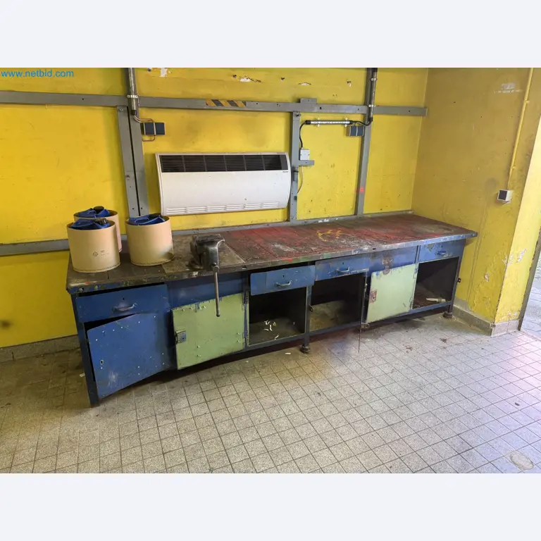 Installations pour la fabrication et le stockage de produits pétroliers ainsi que de produits d'alimentation et de produits finis pour la fabrication de lubrifiants-1