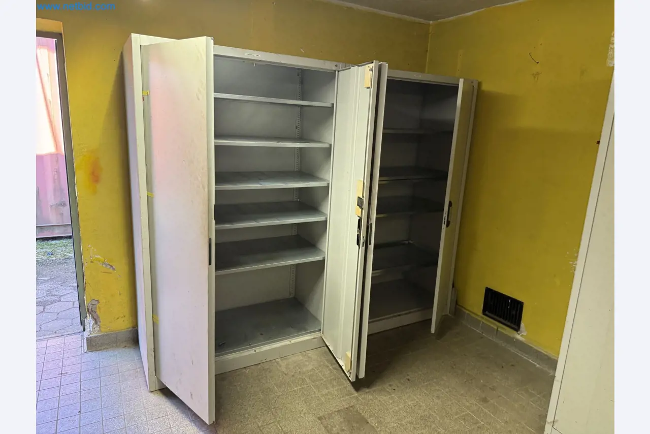 Installations pour la fabrication et le stockage de produits pétroliers ainsi que de produits d'alimentation et de produits finis pour la fabrication de lubrifiants-2