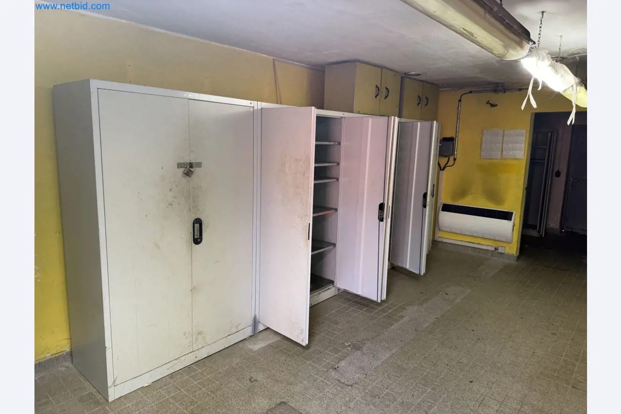 Installations pour la fabrication et le stockage de produits pétroliers ainsi que de produits d'alimentation et de produits finis pour la fabrication de lubrifiants-3