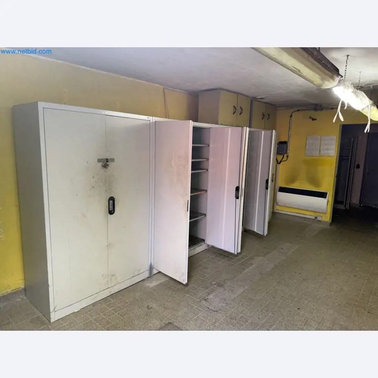 Installations pour la fabrication et le stockage de produits pétroliers ainsi que de produits d'alimentation et de produits finis pour la fabrication de lubrifiants-3