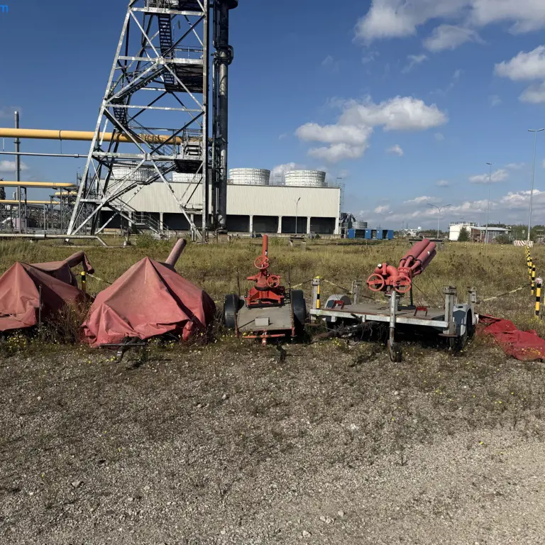 1 Posten Fire extinguishing cannons