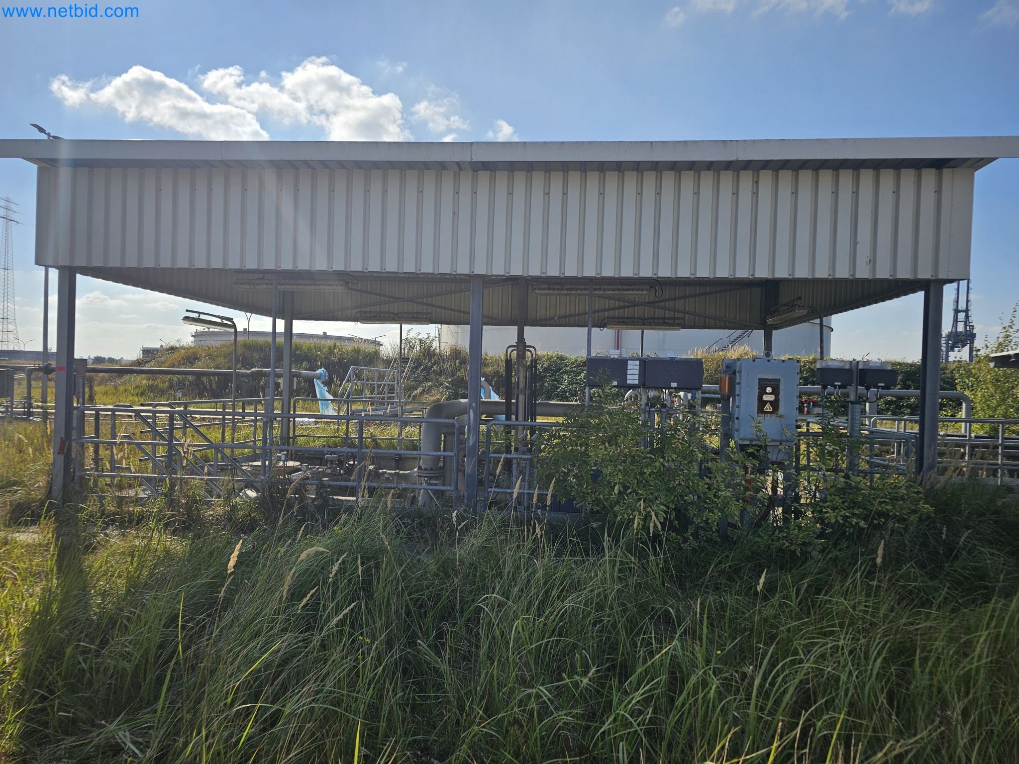 Magazinbestände, Rohöl-/Gas-Öl-/Einsatzpumpen sowie Betriebsausstattung einer Raffinerie-3