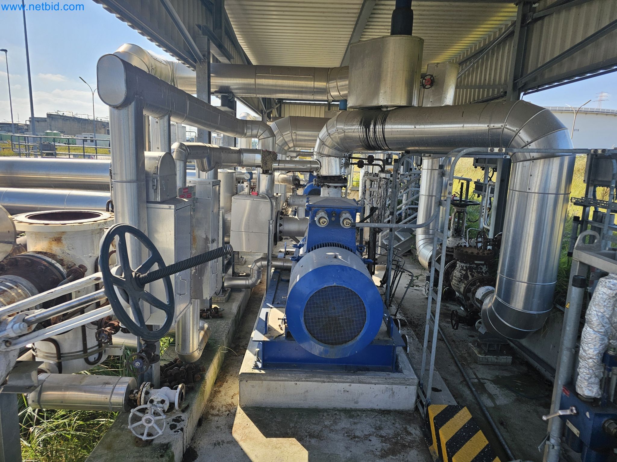 Magazinbestände, Rohöl-/Gas-Öl-/Einsatzpumpen sowie Betriebsausstattung einer Raffinerie-4