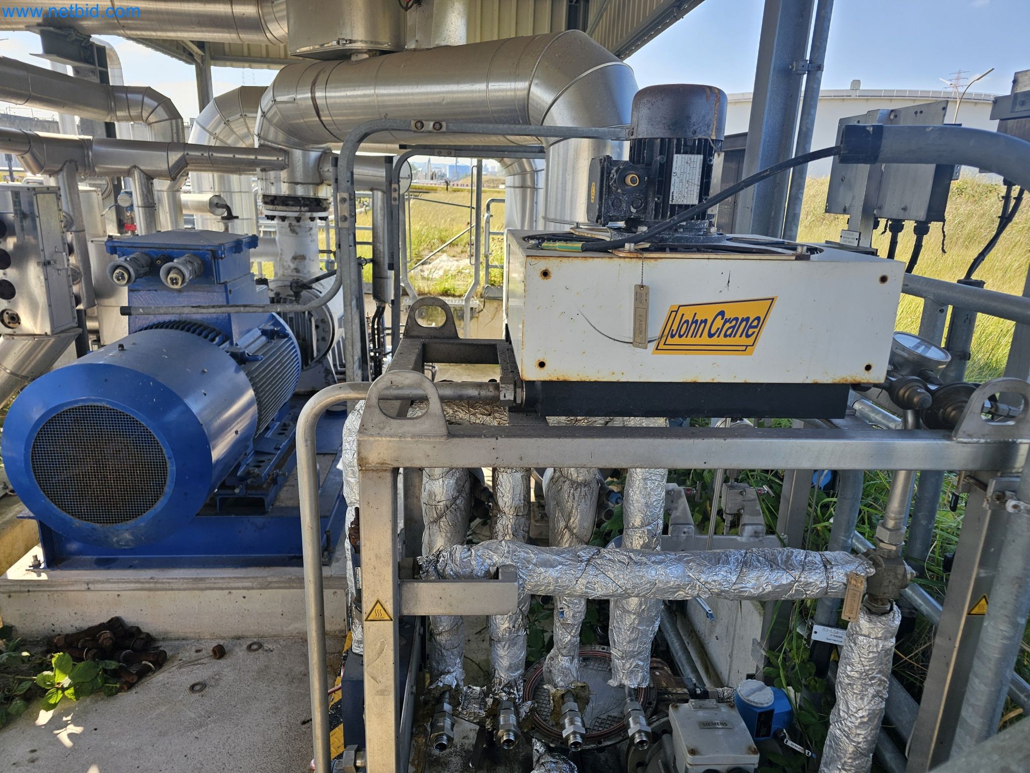 Magazinbestände, Rohöl-/Gas-Öl-/Einsatzpumpen sowie Betriebsausstattung einer Raffinerie-8