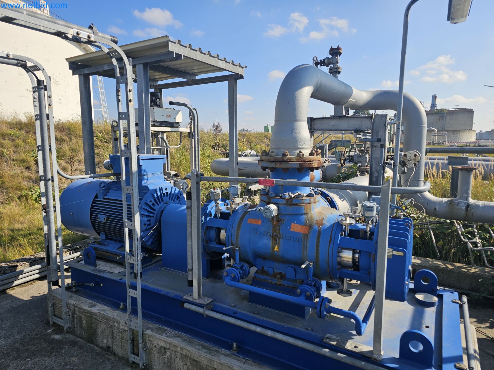 Magazinbestände, Rohöl-/Gas-Öl-/Einsatzpumpen sowie Betriebsausstattung einer Raffinerie-1