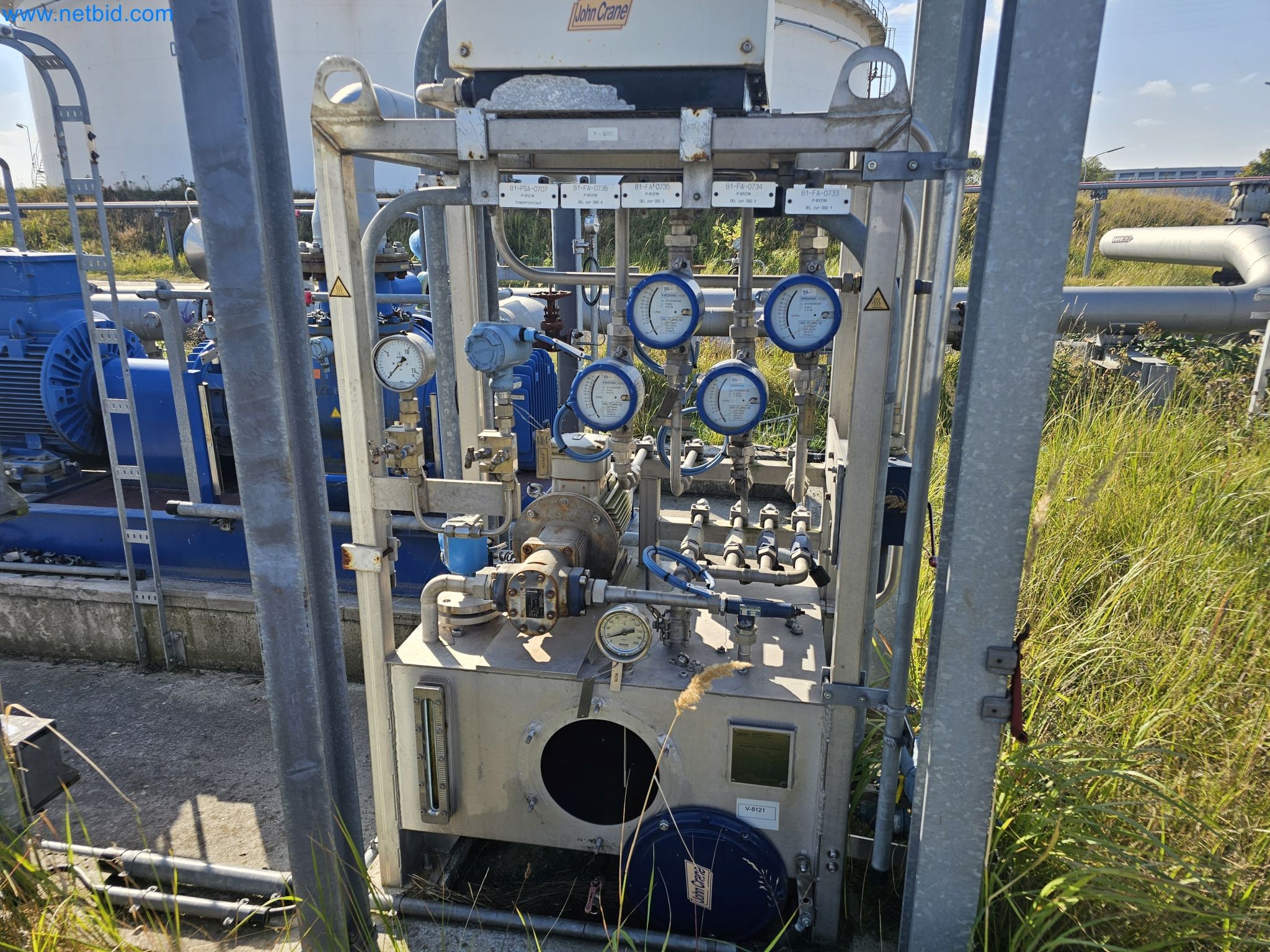 Magazinbestände, Rohöl-/Gas-Öl-/Einsatzpumpen sowie Betriebsausstattung einer Raffinerie-3