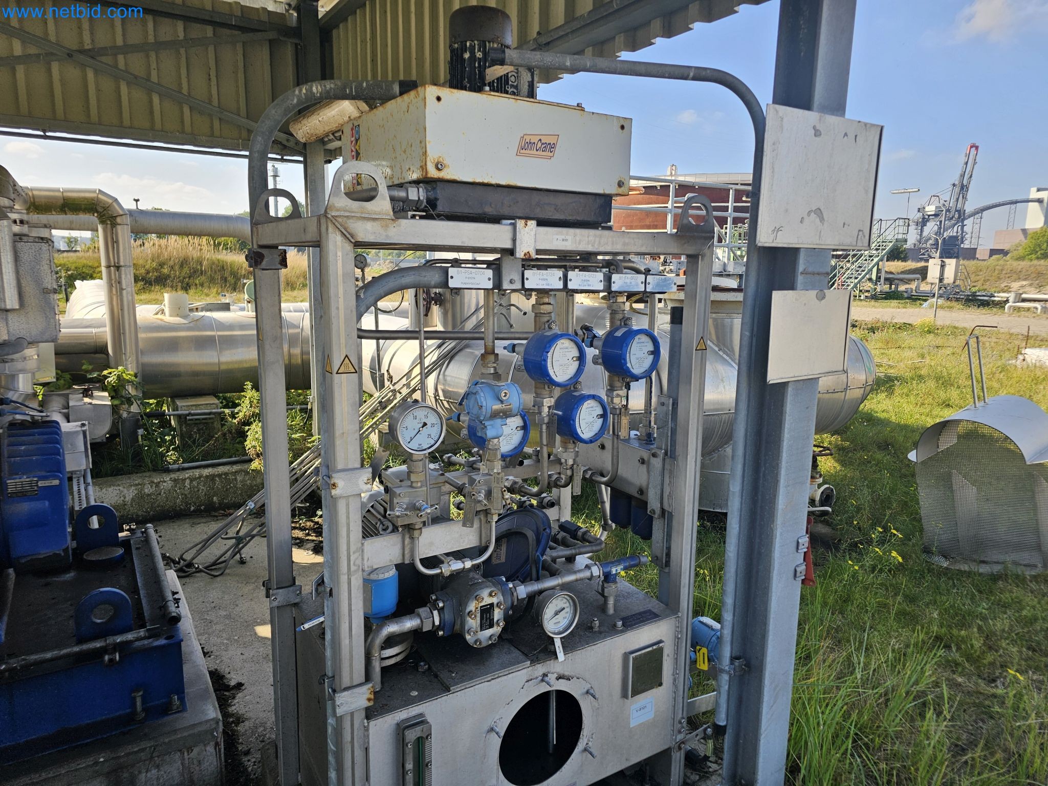 Magazinbestände, Rohöl-/Gas-Öl-/Einsatzpumpen sowie Betriebsausstattung einer Raffinerie-2