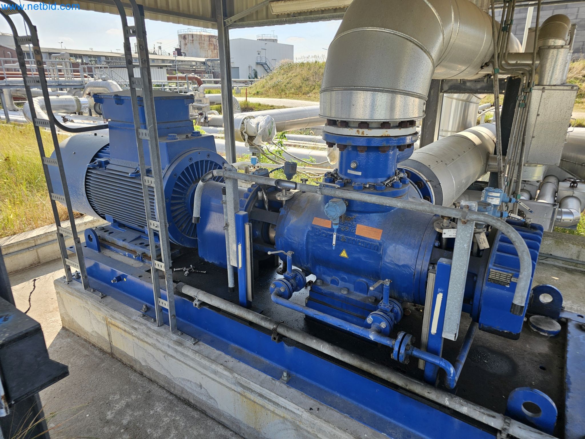 Magazinbestände, Rohöl-/Gas-Öl-/Einsatzpumpen sowie Betriebsausstattung einer Raffinerie-1