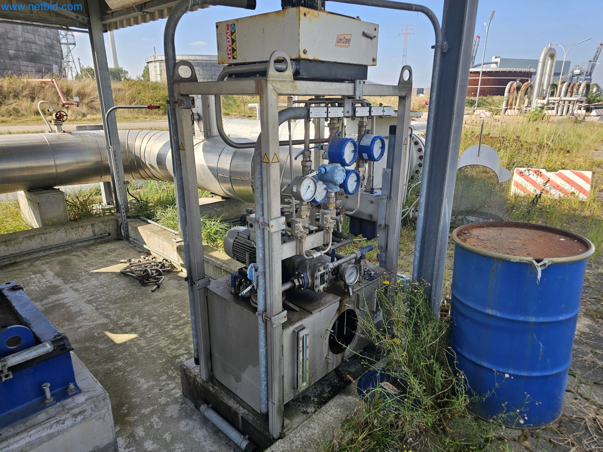 Magazinbestände, Rohöl-/Gas-Öl-/Einsatzpumpen sowie Betriebsausstattung einer Raffinerie-2