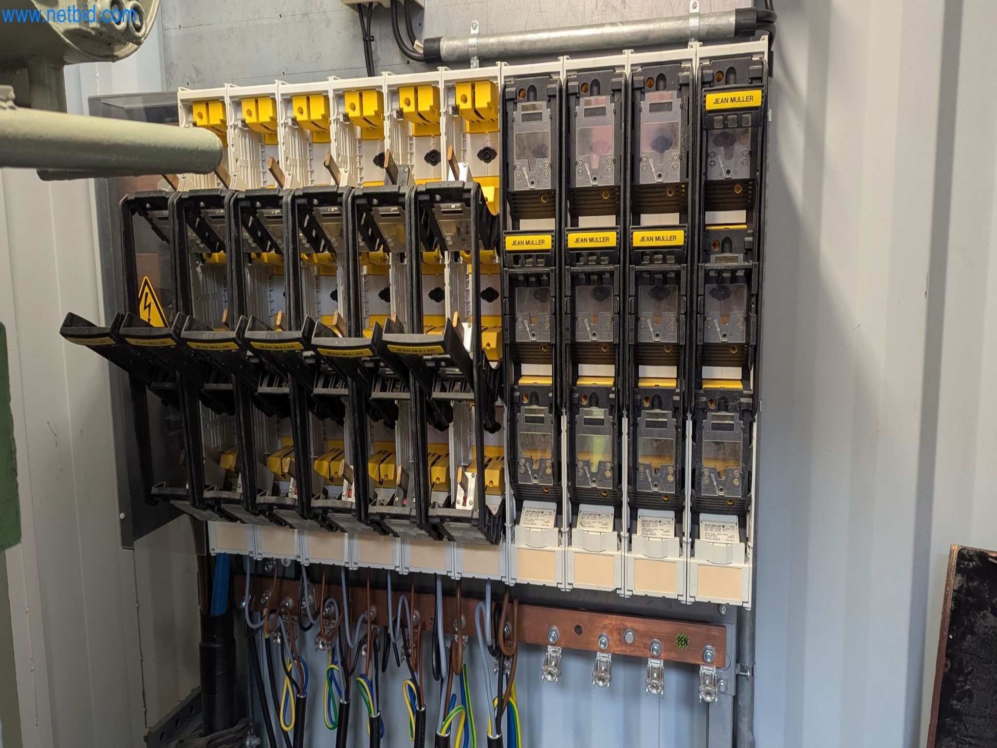 Magazinbestände, Rohöl-/Gas-Öl-/Einsatzpumpen sowie Betriebsausstattung einer Raffinerie-10