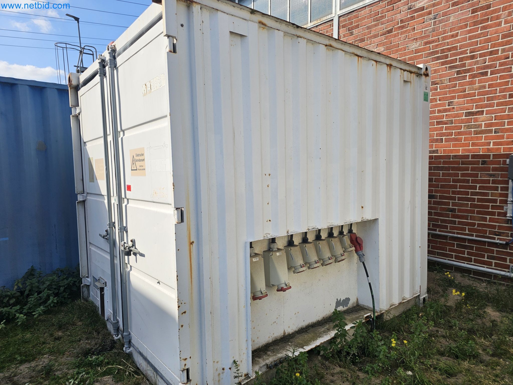 Magazinbestände, Rohöl-/Gas-Öl-/Einsatzpumpen sowie Betriebsausstattung einer Raffinerie-1