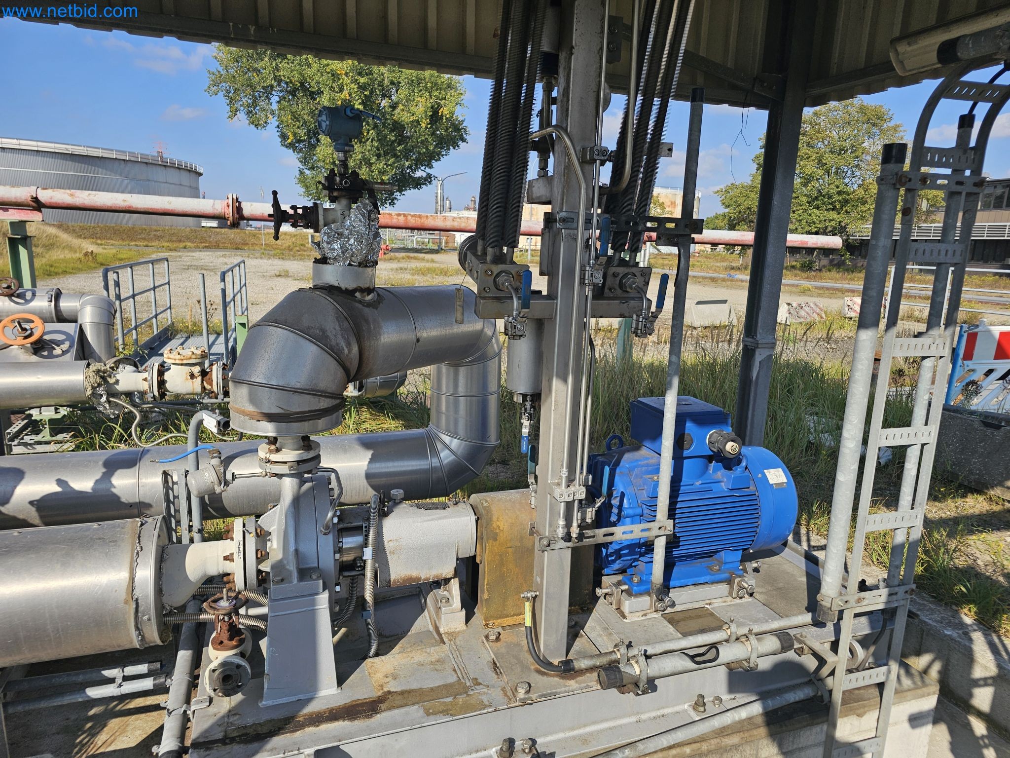 Revista de stocks, bombas de petróleo bruto/gás/óleo e equipamento operacional de uma refinaria-2