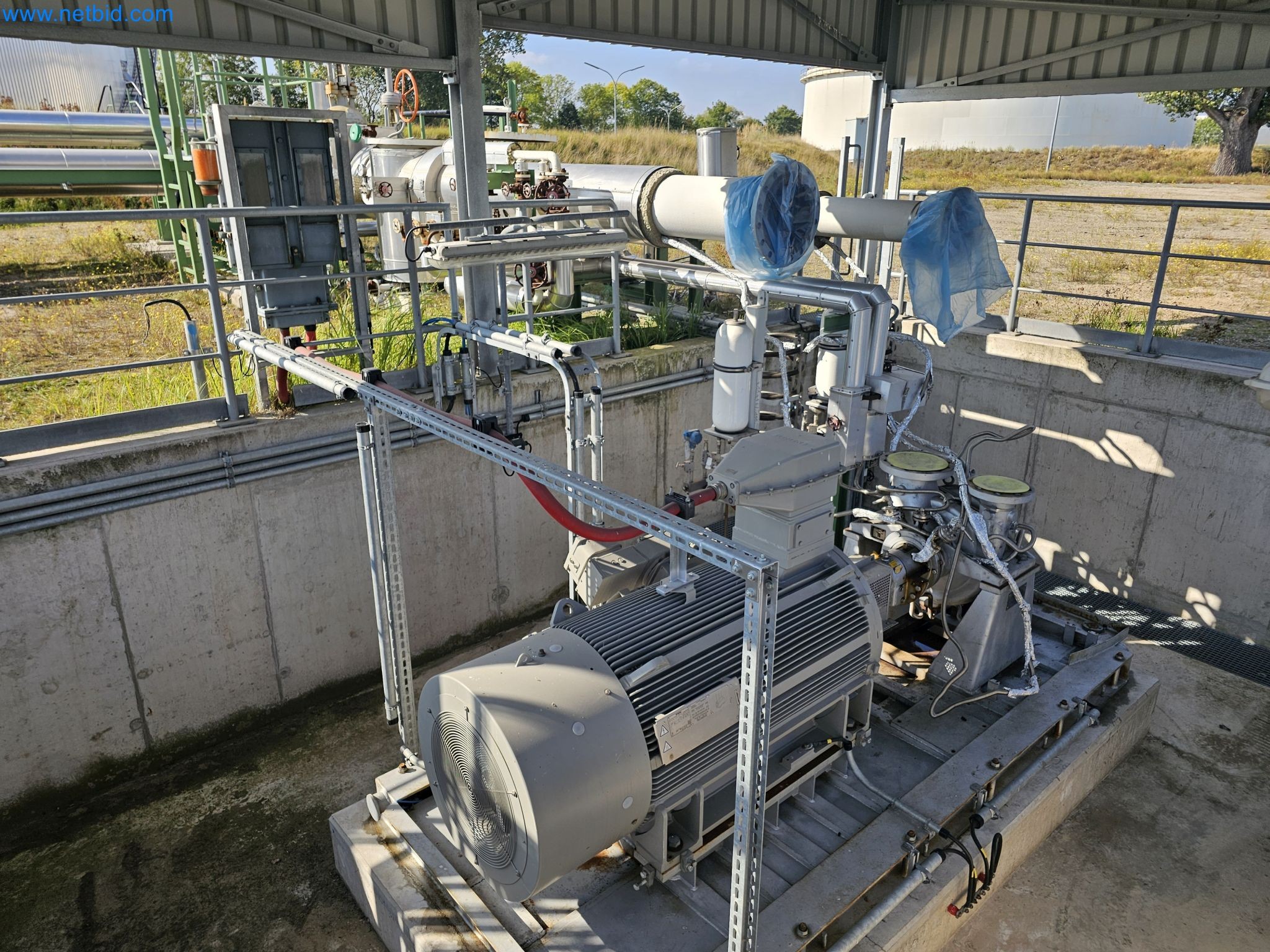 Revista de stocks, bombas de petróleo bruto/gás/óleo e equipamento operacional de uma refinaria-2
