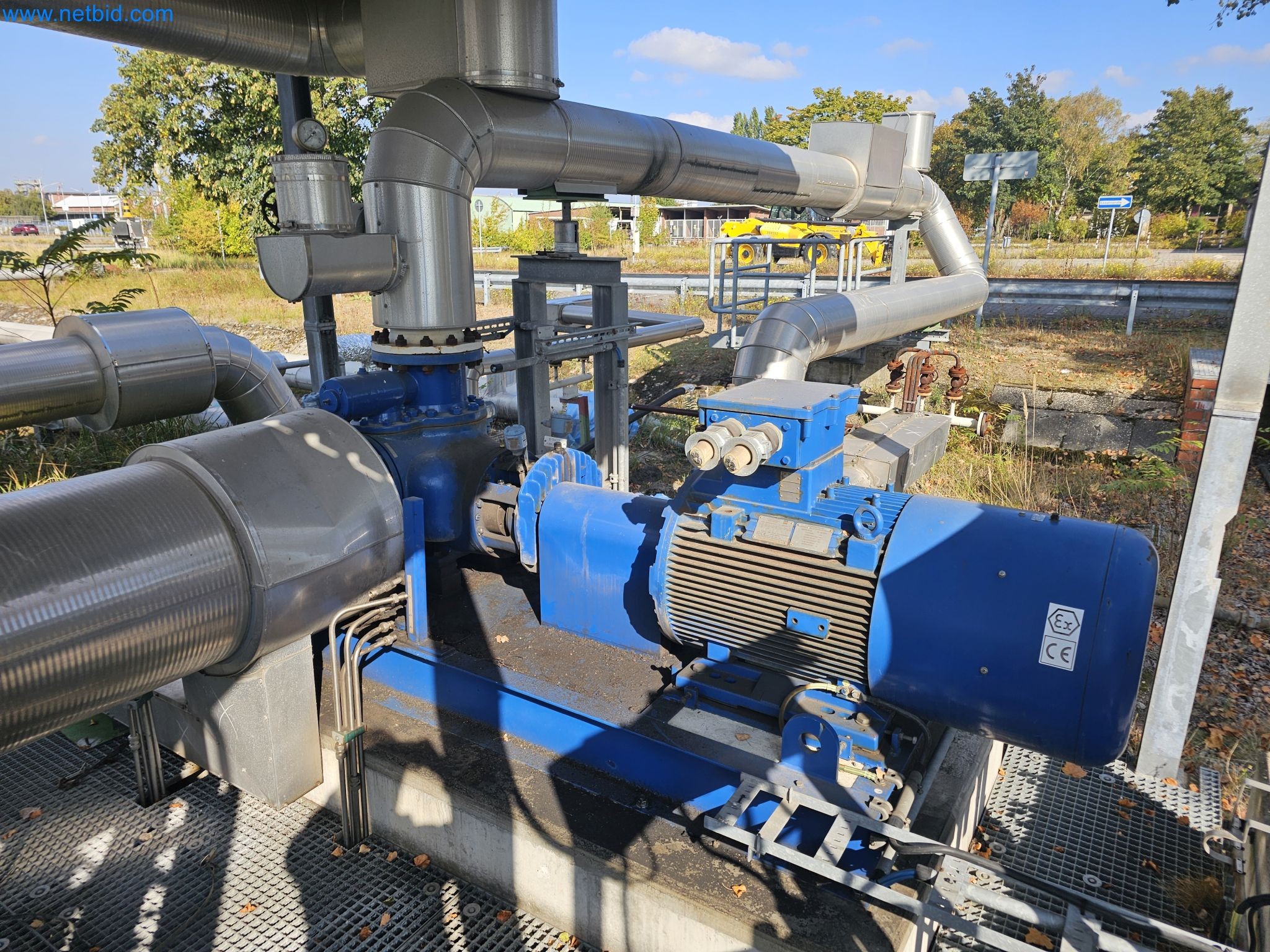 Revista de stocks, bombas de petróleo bruto/gás/óleo e equipamento operacional de uma refinaria-1