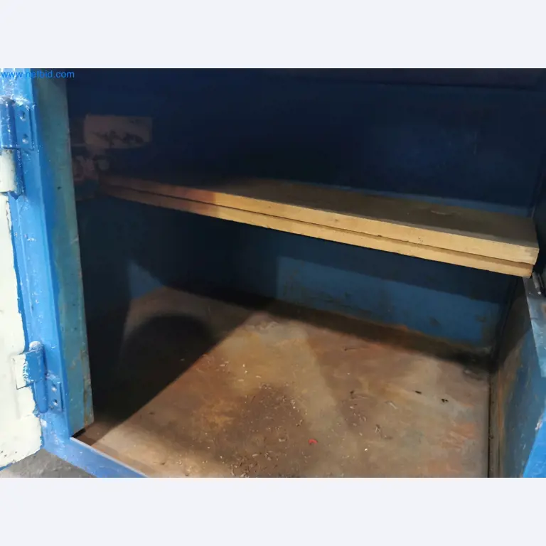 Závody na výrobu a skladování produktů z minerálních olejů, jakož i vstupů a hotových výrobků pro výrobu maziv.-4