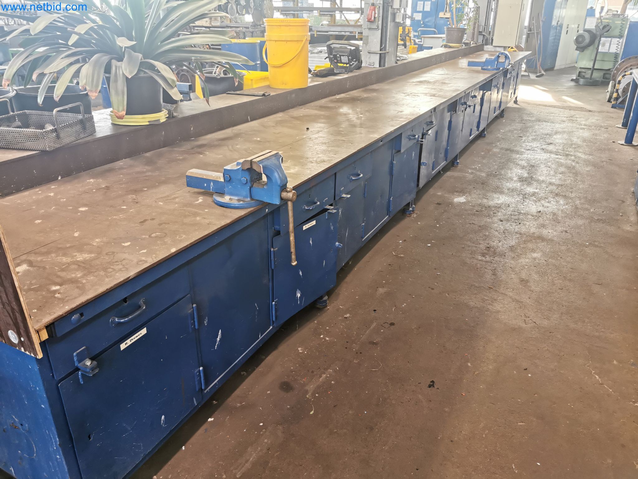 Instalações para a produção e armazenamento de produtos de óleo mineral, bem como de insumos e produtos acabados para a produção de lubrificantes-1