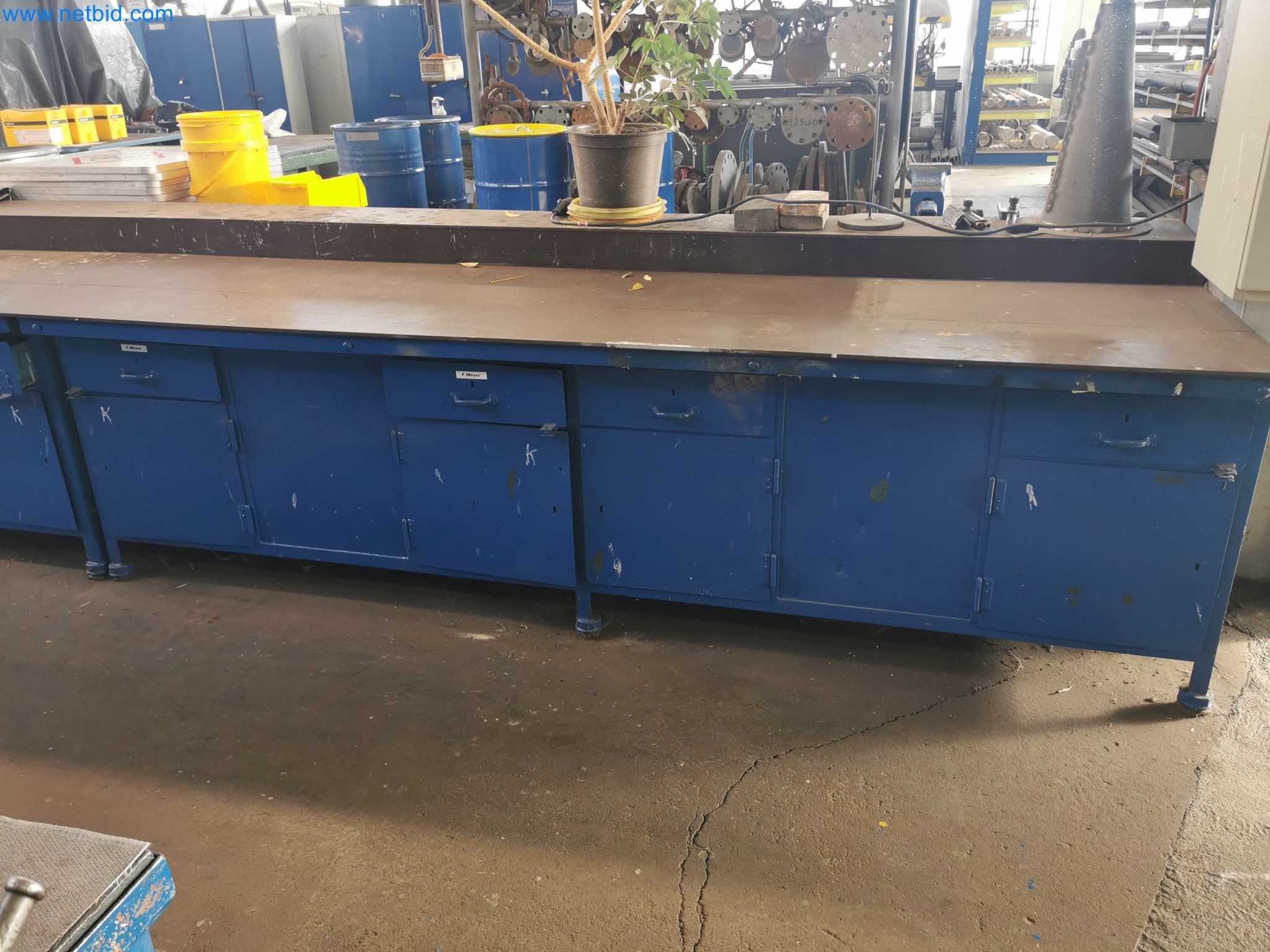 Instalações para a produção e armazenamento de produtos de óleo mineral, bem como de insumos e produtos acabados para a produção de lubrificantes-3