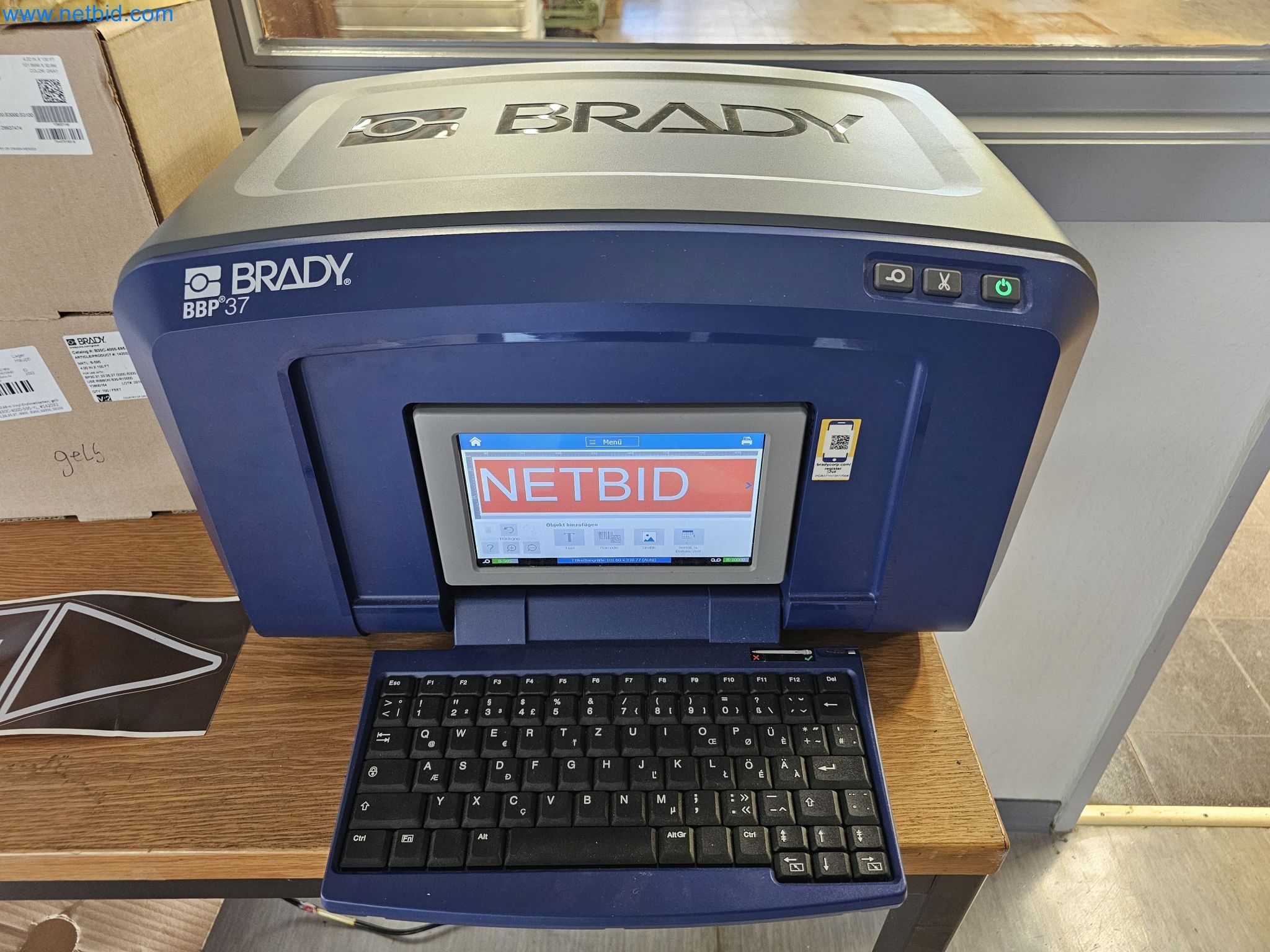 Revista de stocks, bombas de petróleo bruto/gás/óleo e equipamento operacional de uma refinaria-1