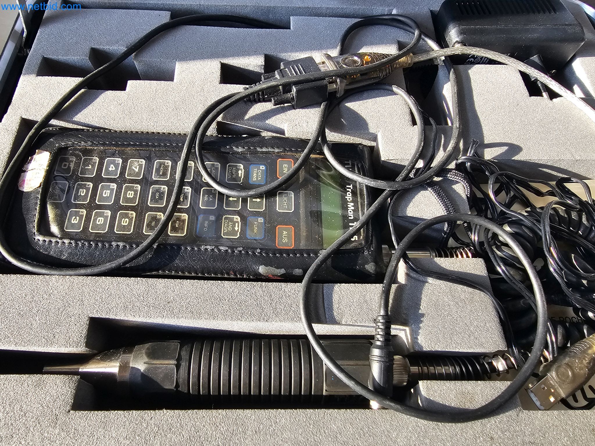 Revista de stocks, bombas de petróleo bruto/gás/óleo e equipamento operacional de uma refinaria-2