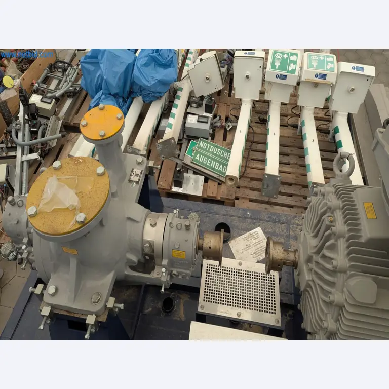 Revista de stocks, bombas de petróleo bruto/gás/óleo e equipamento operacional de uma refinaria-2