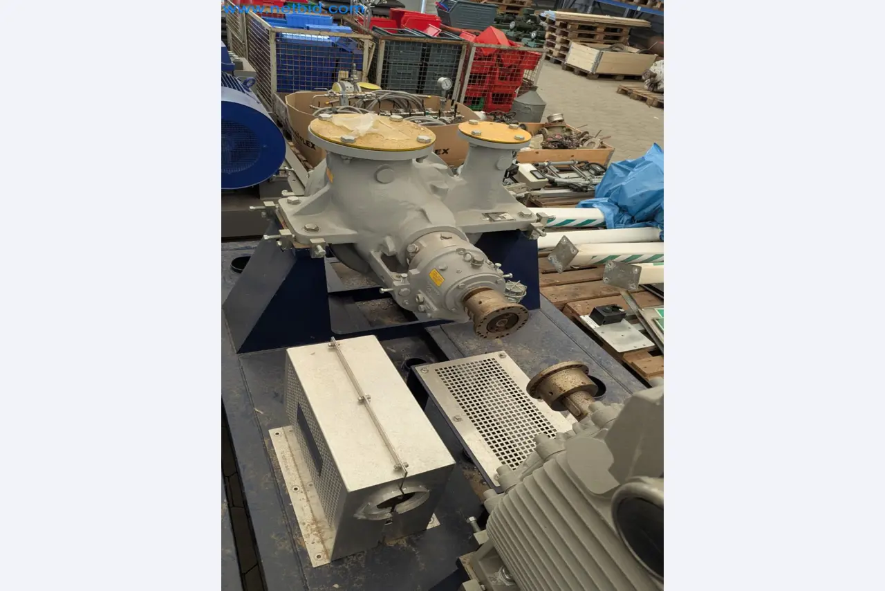 Revista de stocks, bombas de petróleo bruto/gás/óleo e equipamento operacional de uma refinaria-3