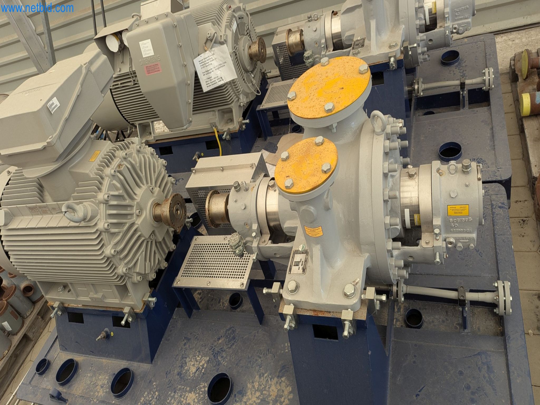 Revista de stocks, bombas de petróleo bruto/gás/óleo e equipamento operacional de uma refinaria-2