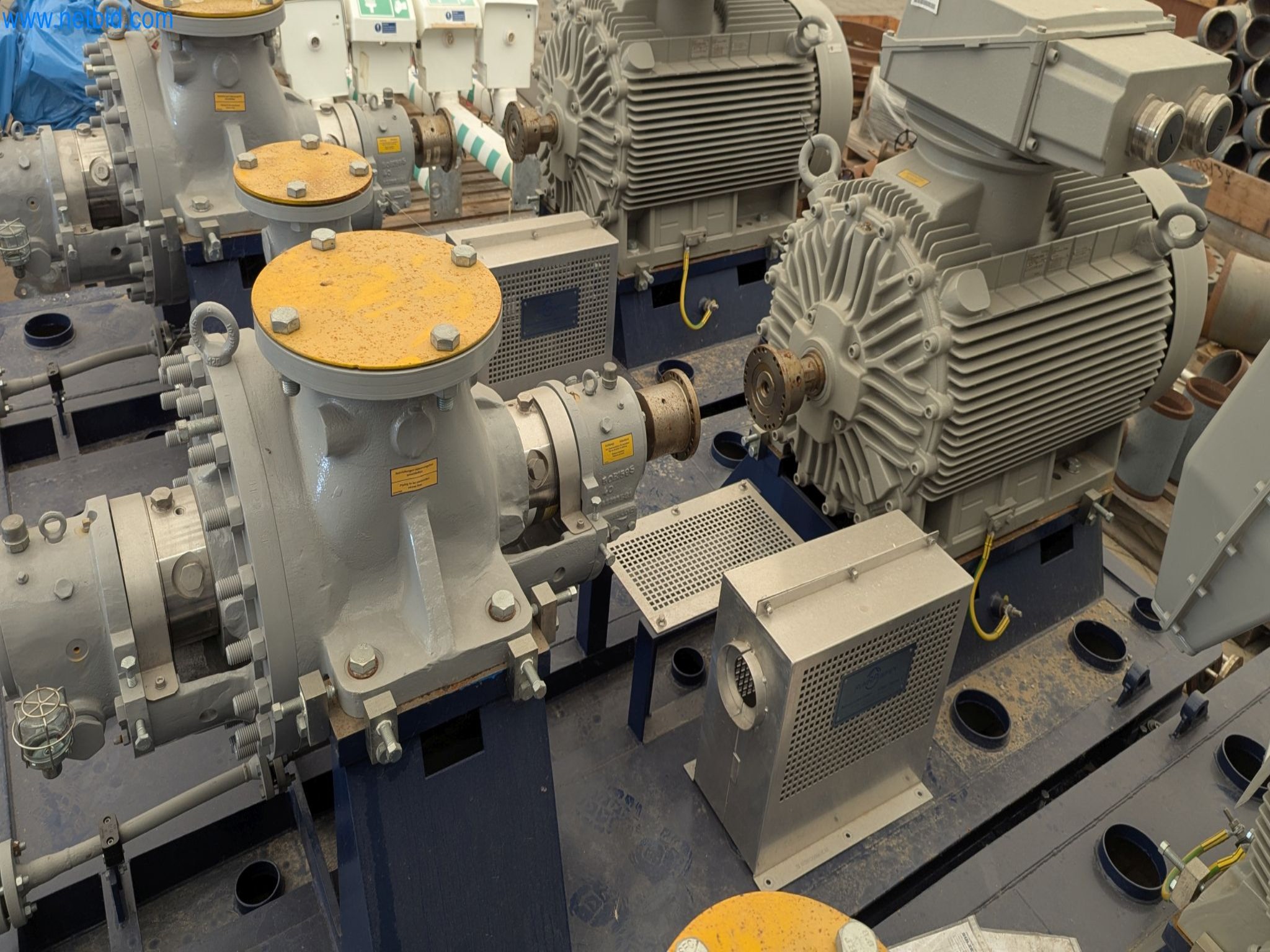 Revista de stocks, bombas de petróleo bruto/gás/óleo e equipamento operacional de uma refinaria-3