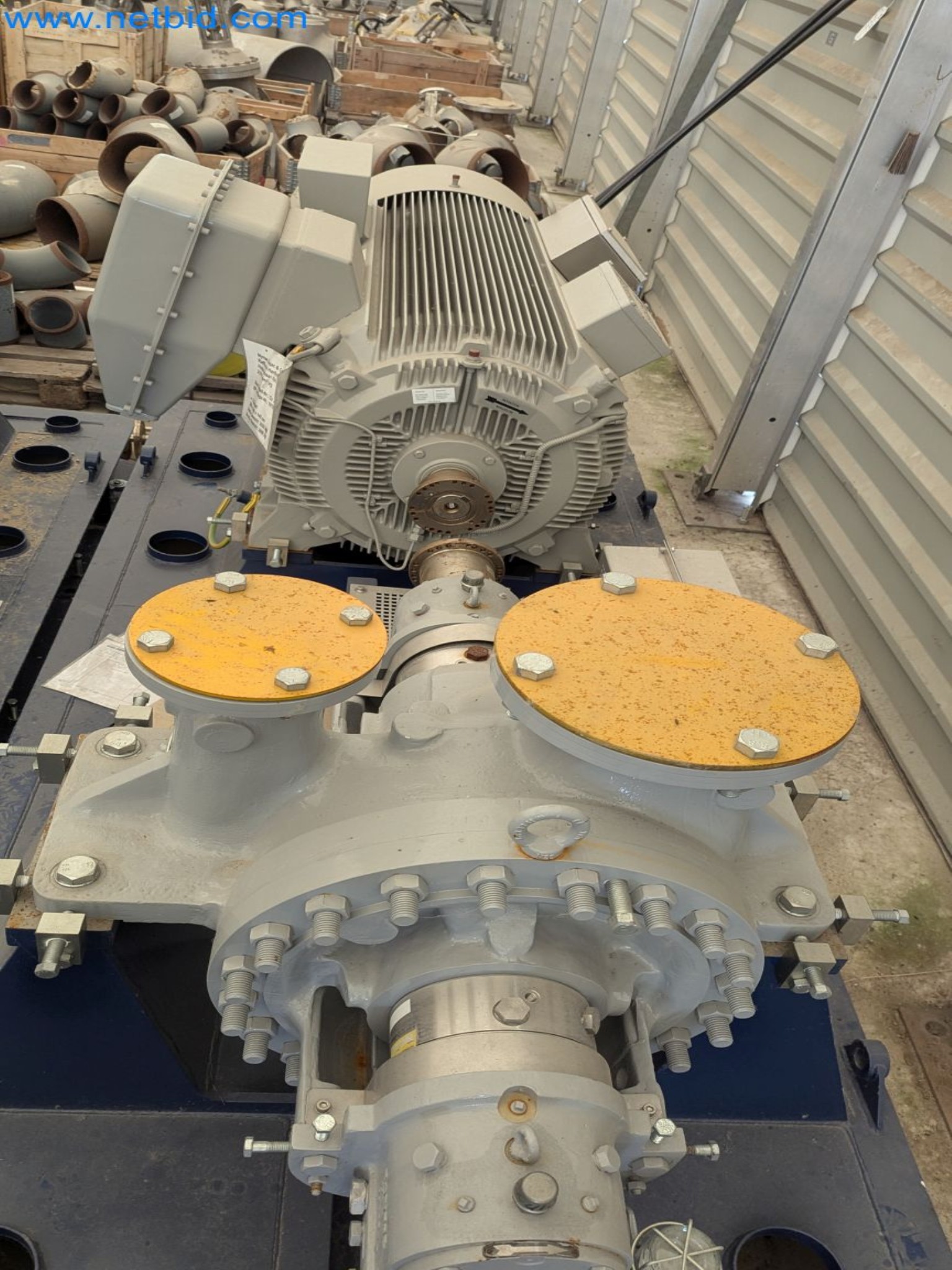 Revista de stocks, bombas de petróleo bruto/gás/óleo e equipamento operacional de uma refinaria-1