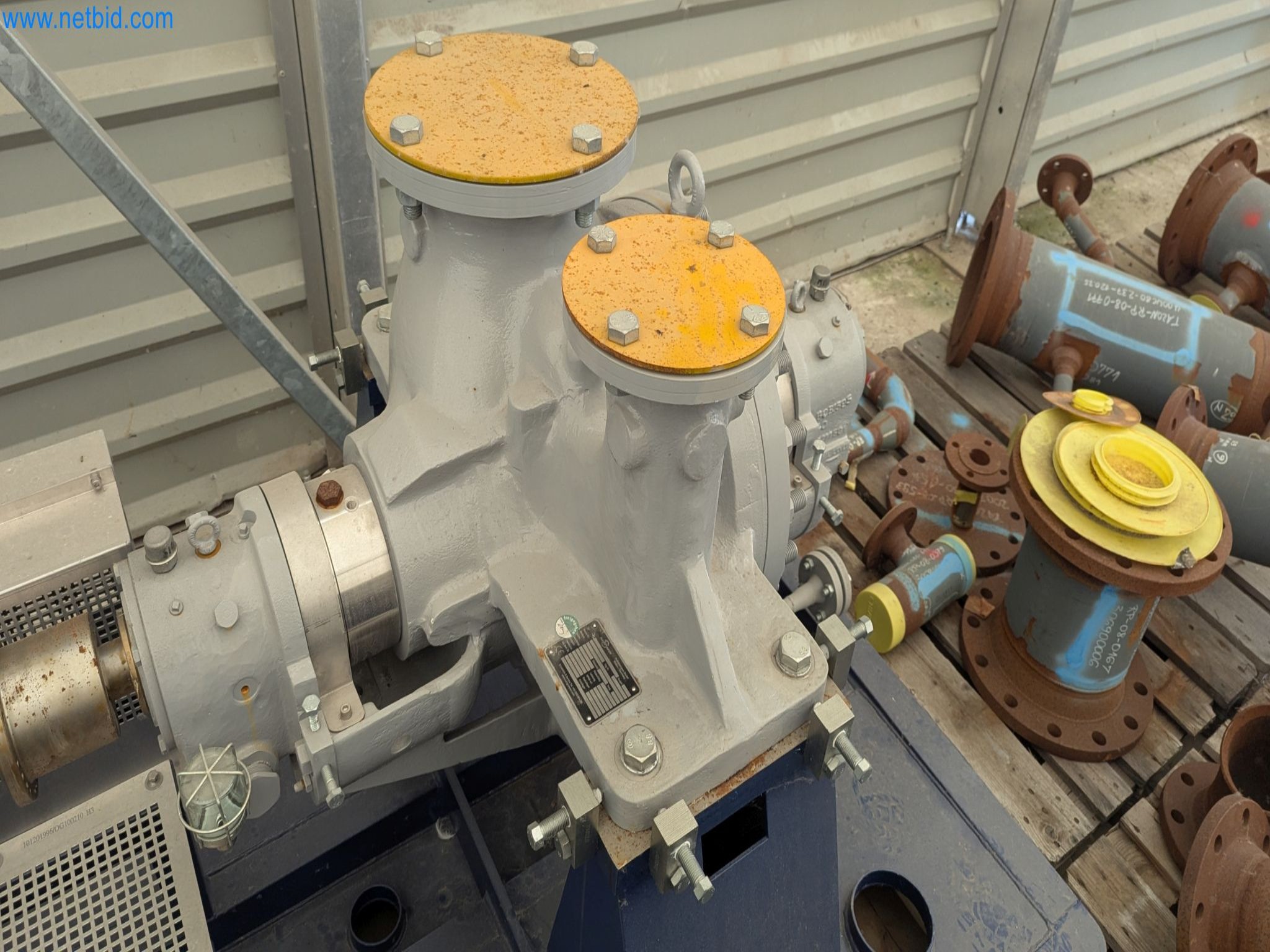 Revista de stocks, bombas de petróleo bruto/gás/óleo e equipamento operacional de uma refinaria-2