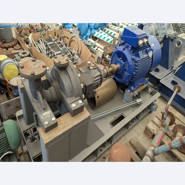 Revista de stocks, bombas de petróleo bruto/gás/óleo e equipamento operacional de uma refinaria-1