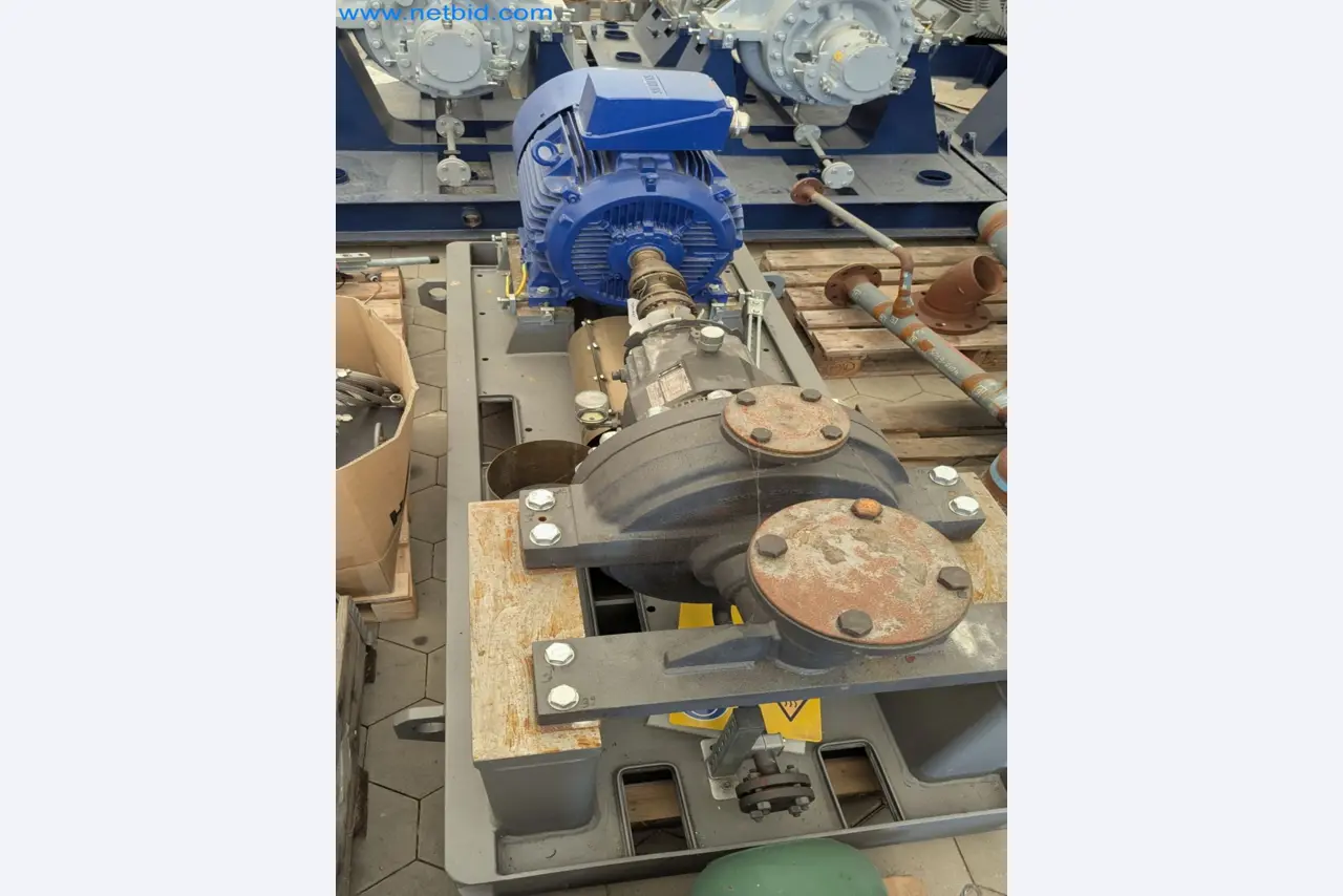 Revista de stocks, bombas de petróleo bruto/gás/óleo e equipamento operacional de uma refinaria-2