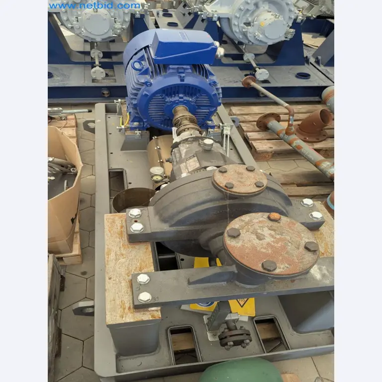 Revista de stocks, bombas de petróleo bruto/gás/óleo e equipamento operacional de uma refinaria-2