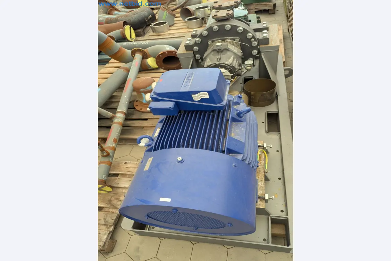 Revista de stocks, bombas de petróleo bruto/gás/óleo e equipamento operacional de uma refinaria-3