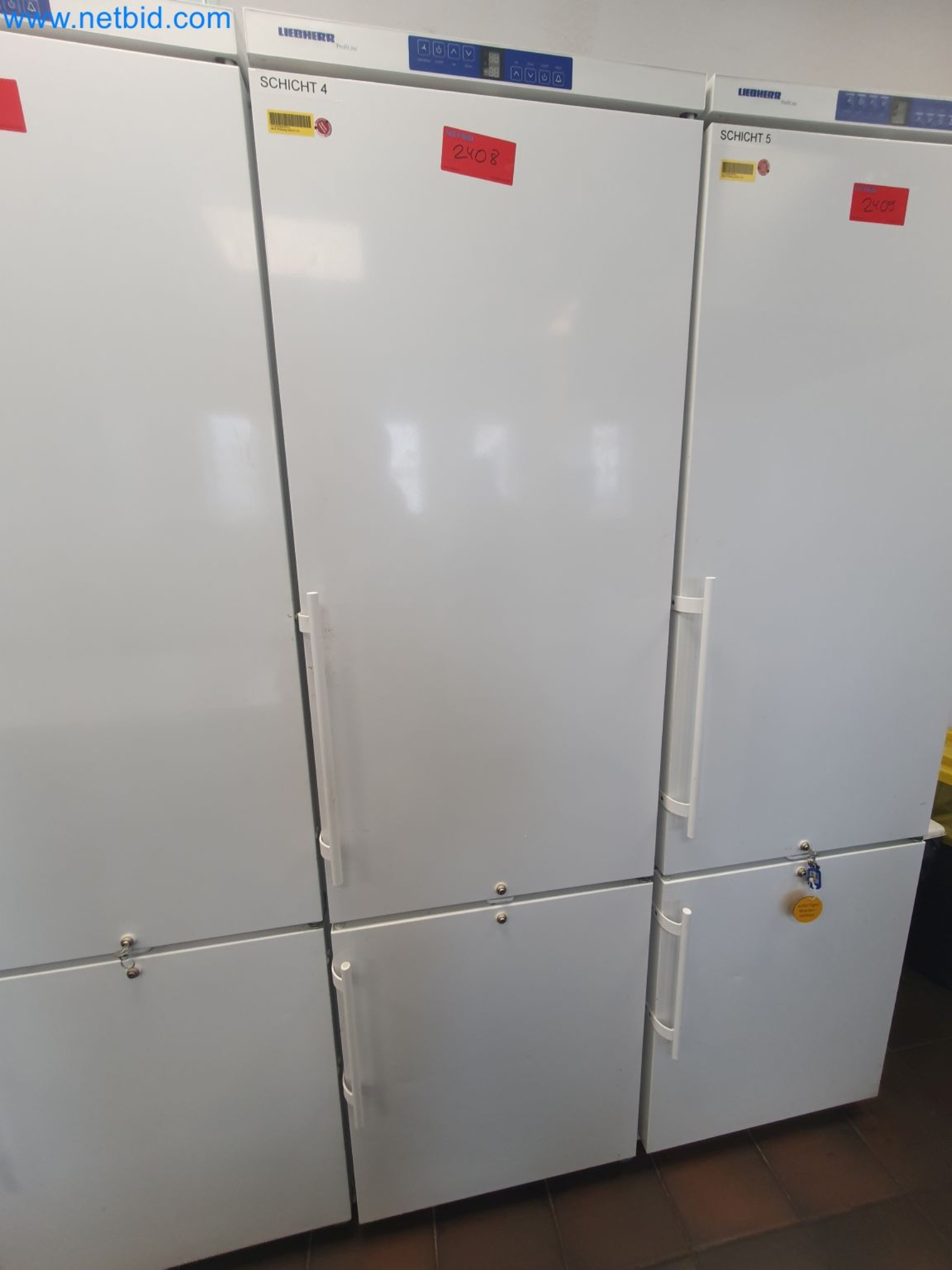 Revista de stocks, bombas de petróleo bruto/gás/óleo e equipamento operacional de uma refinaria-1