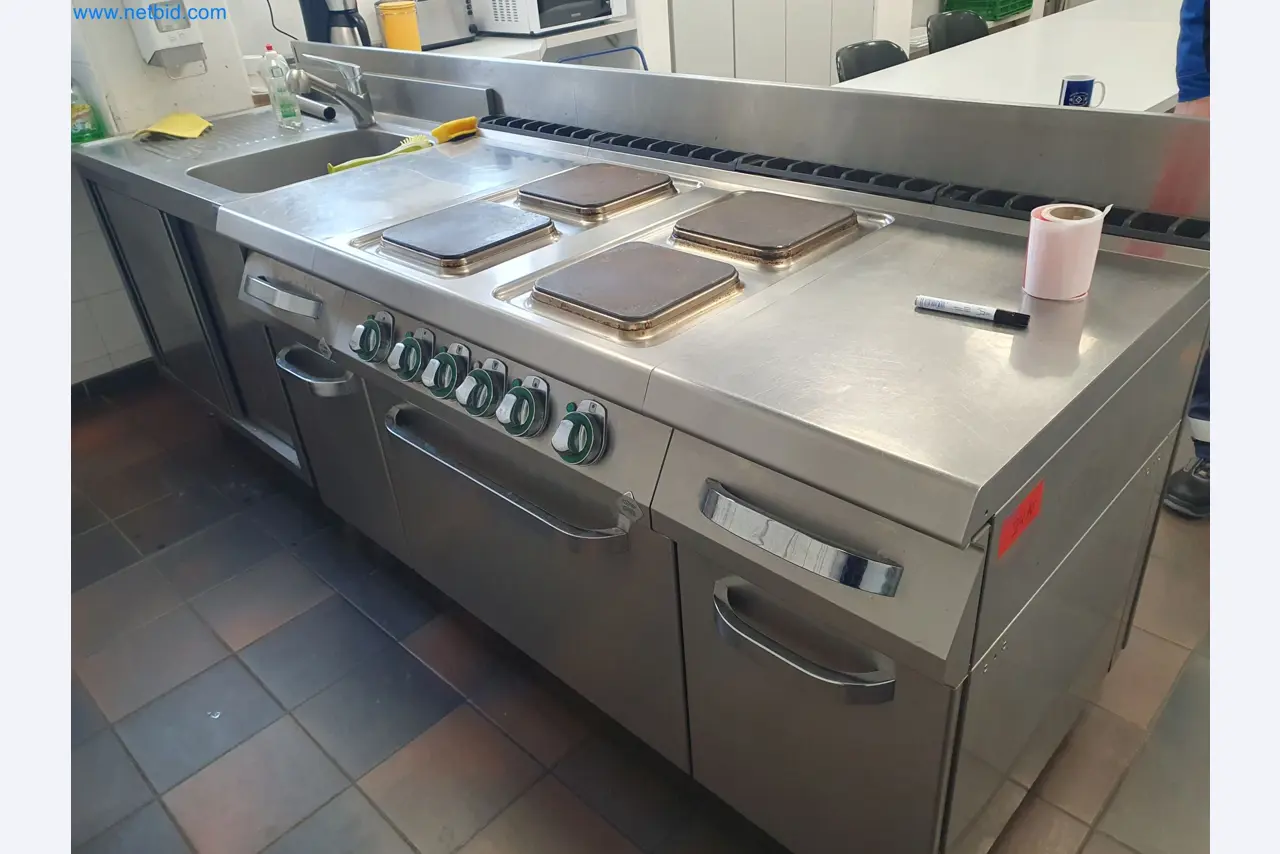 Magazinbestände, Rohöl-/Gas-Öl-/Einsatzpumpen sowie Betriebsausstattung einer Raffinerie-1