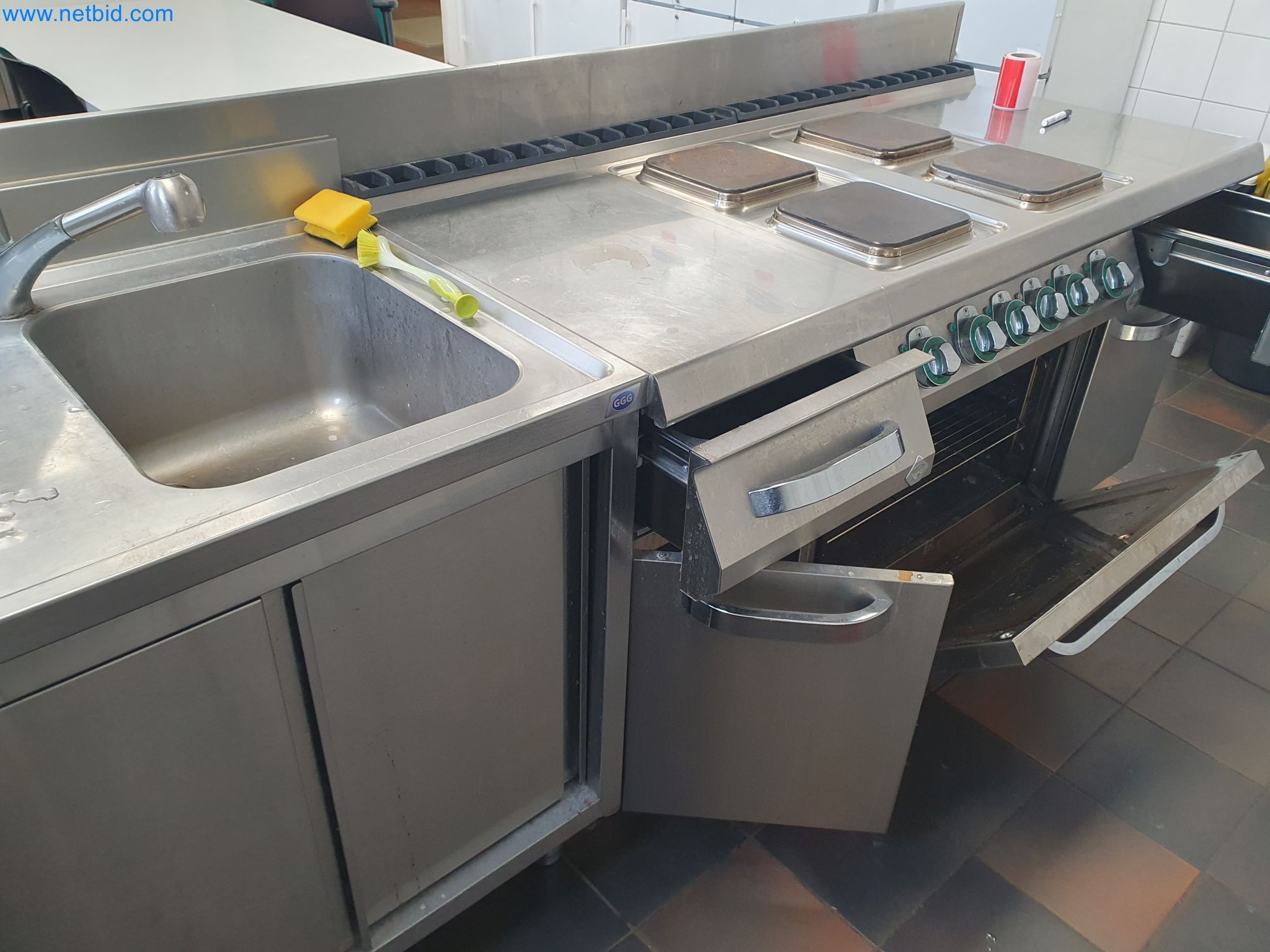 Revista de stocks, bombas de petróleo bruto/gás/óleo e equipamento operacional de uma refinaria-2