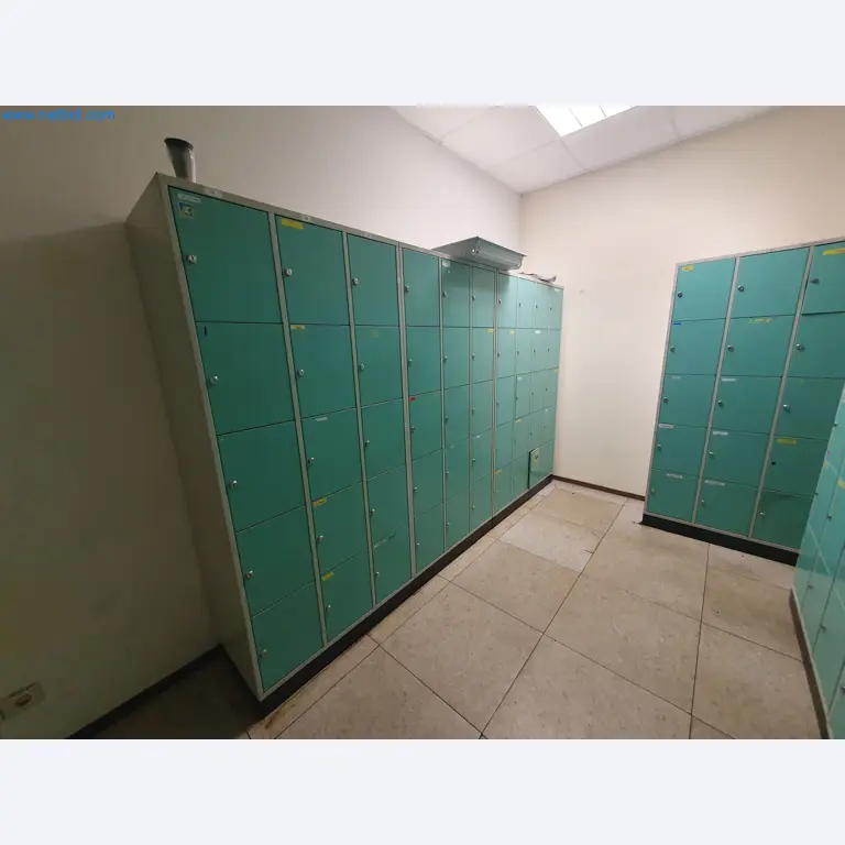 Magazinbestände, Rohöl-/Gas-Öl-/Einsatzpumpen sowie Betriebsausstattung einer Raffinerie-2